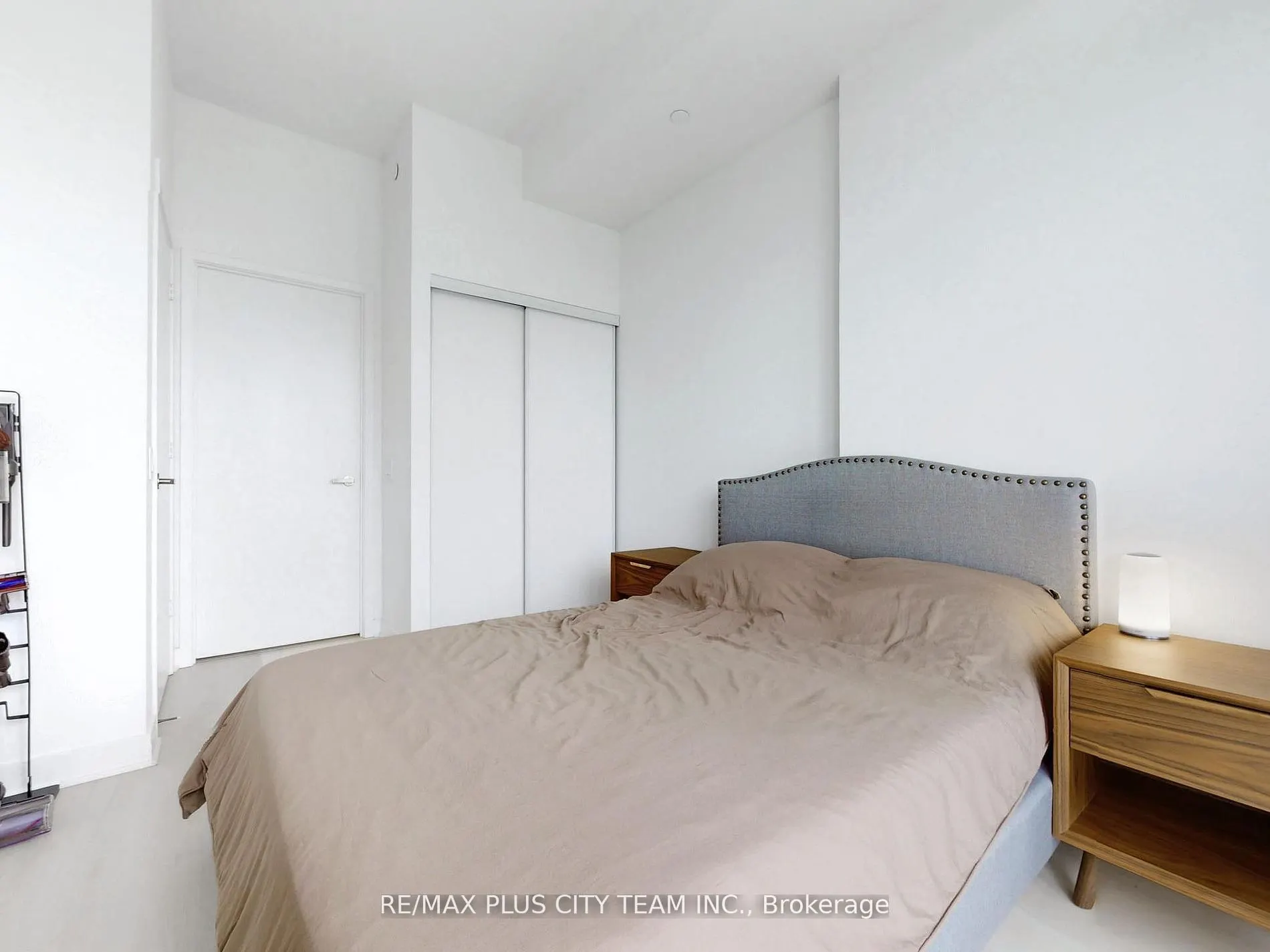 3900 Confederation Parkway, #1801