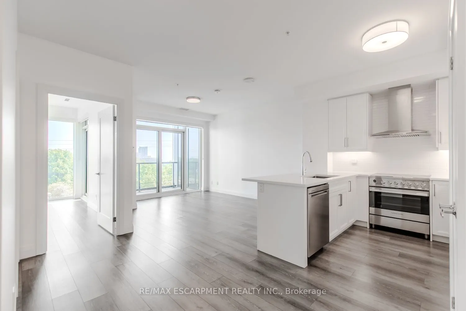 500 Brock Avenue, #906