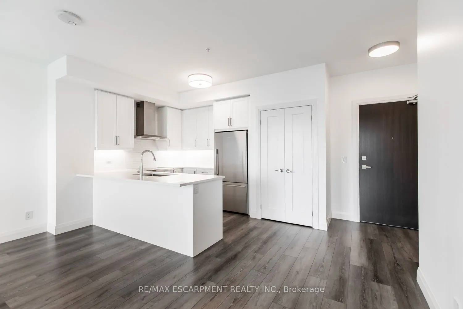 500 Brock Avenue, #906