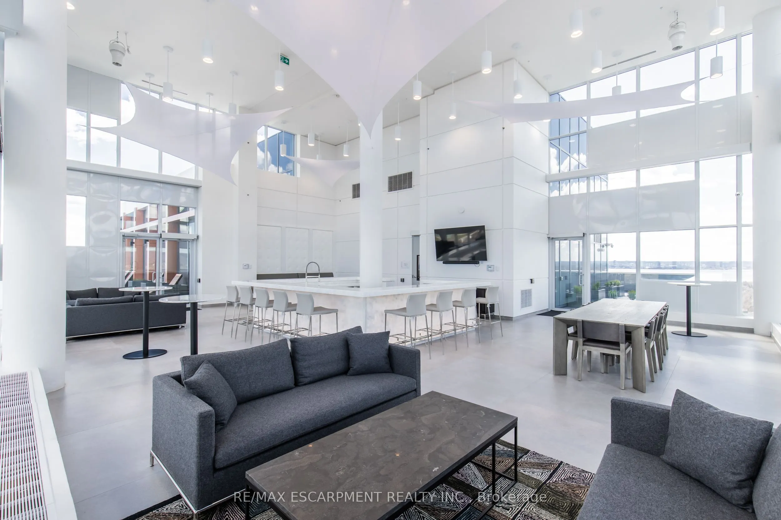 500 Brock Avenue, #906