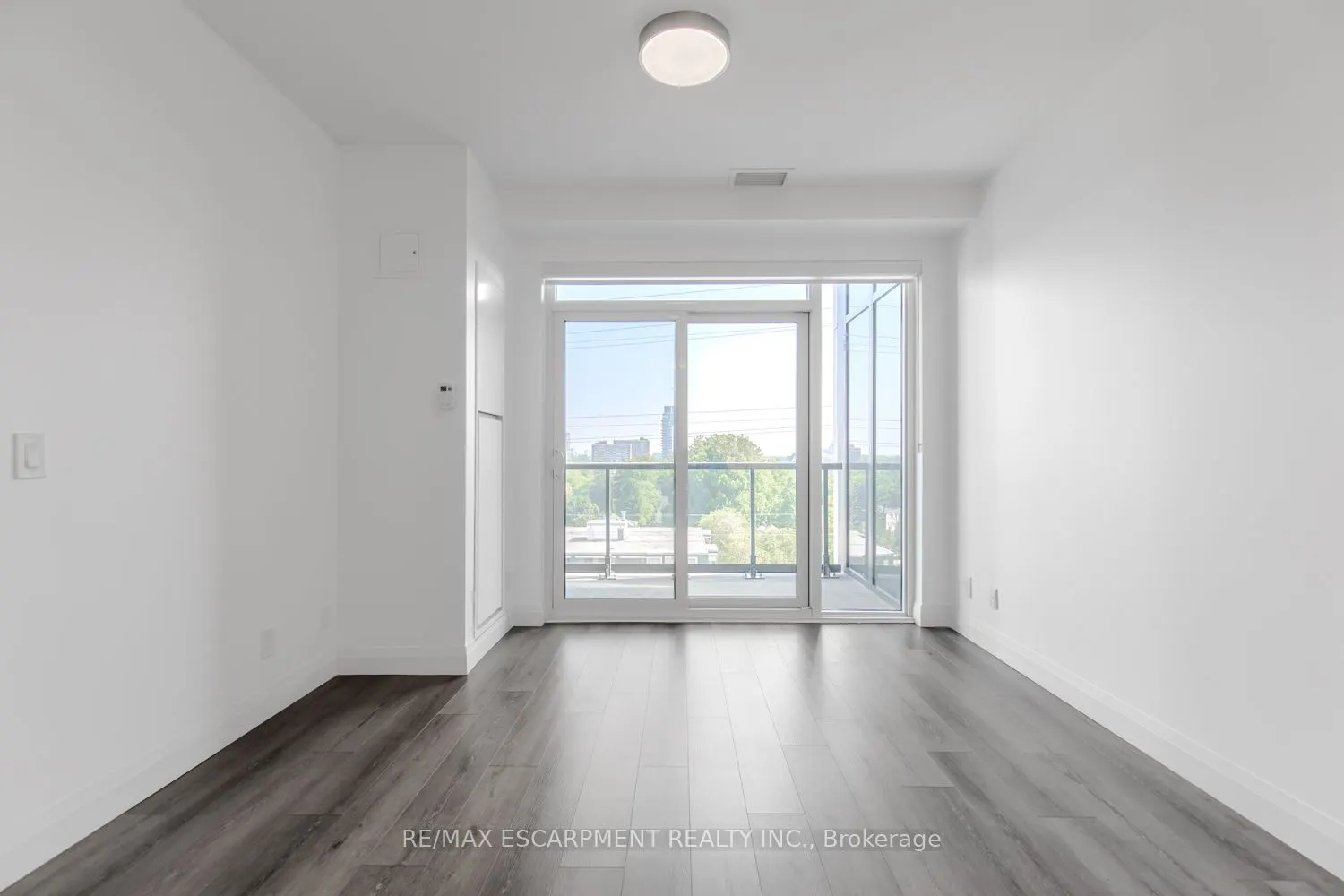 500 Brock Avenue, #906
