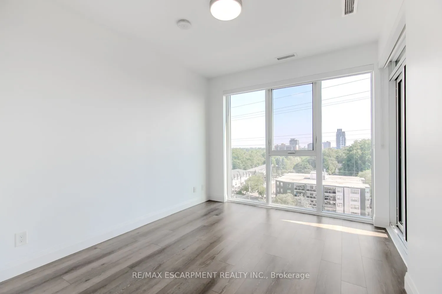 500 Brock Avenue, #906