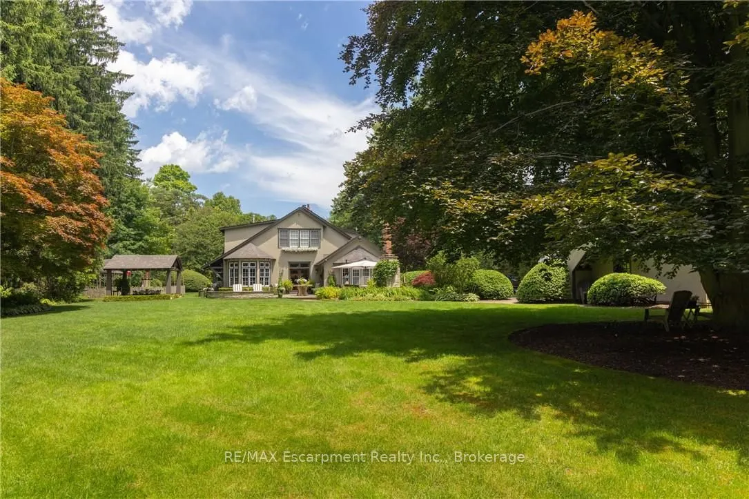 2055 Lakeshore Road E