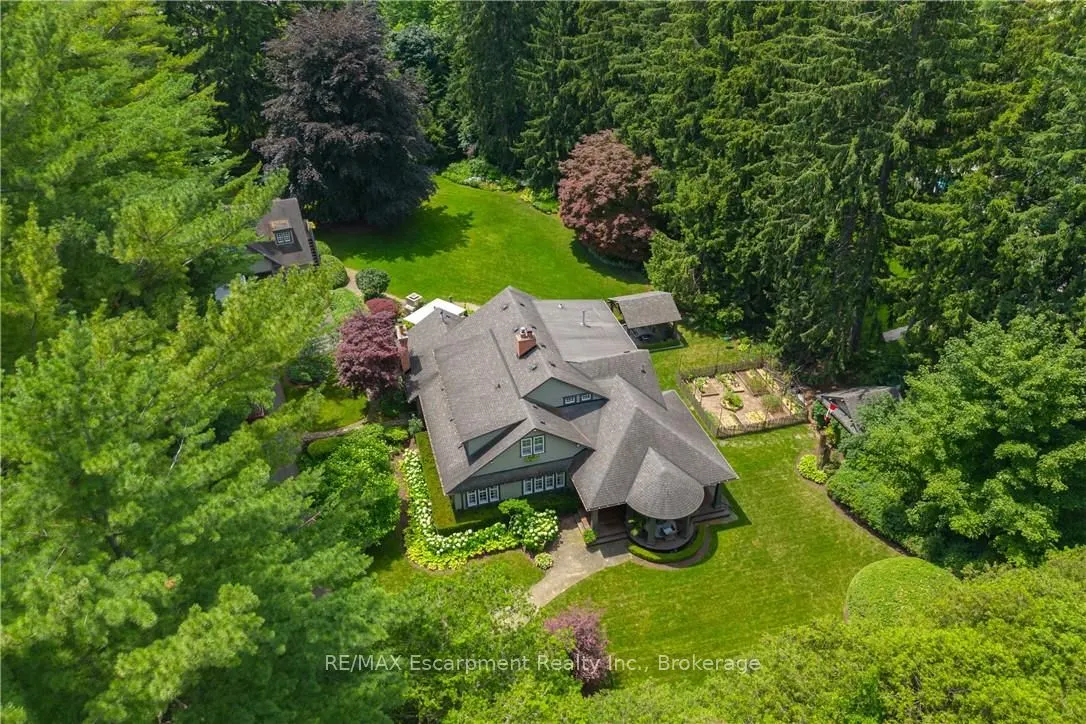 2055 Lakeshore Road E