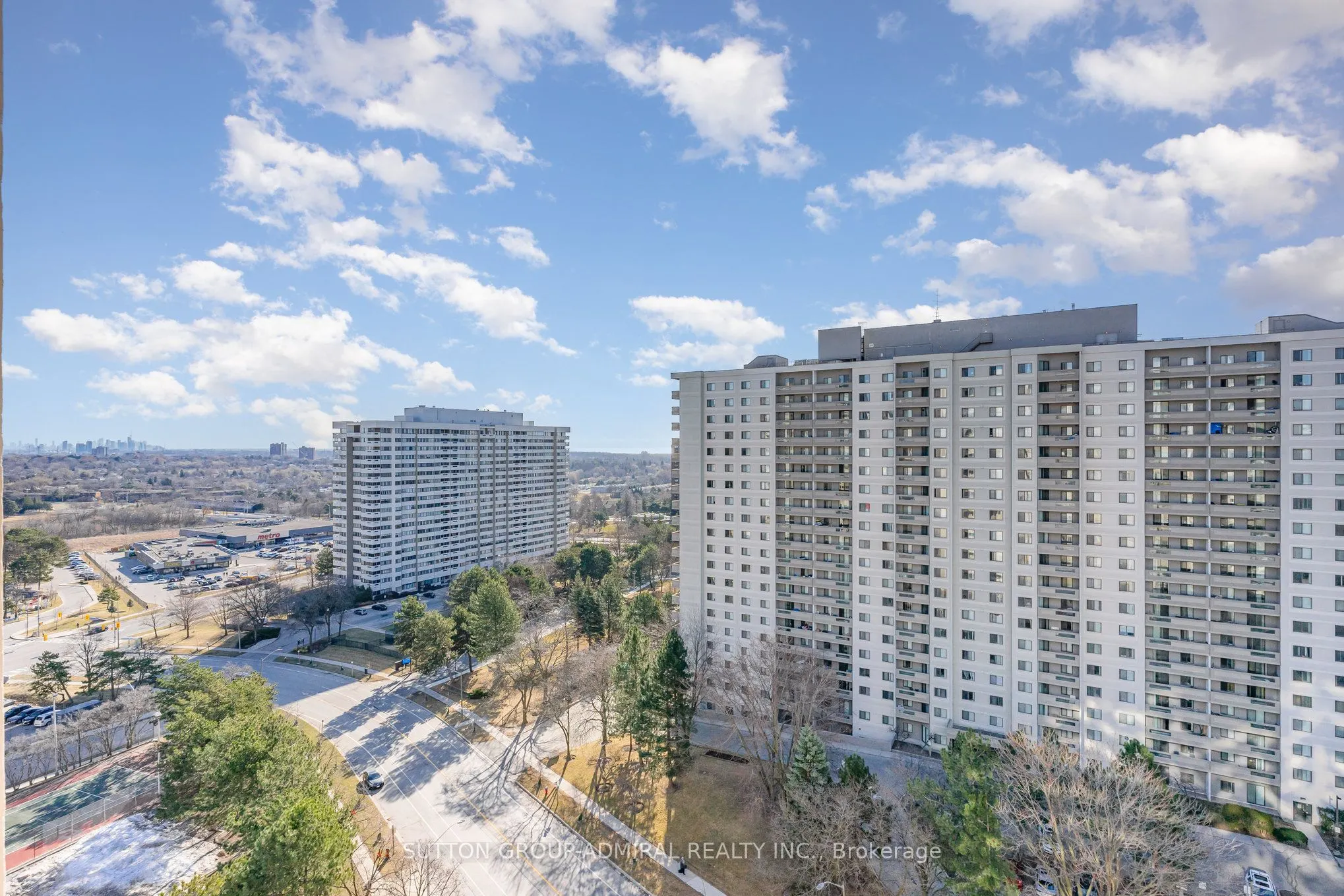 3590 Kaneff Crescent, #1513 (Room 2)