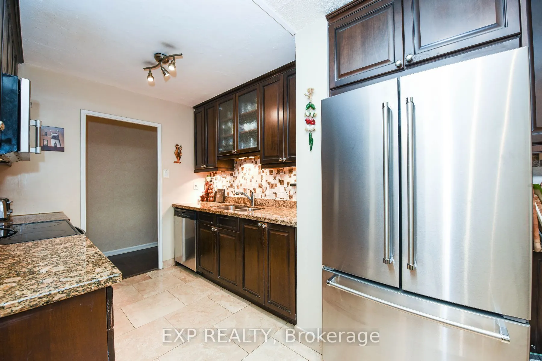 1515 Lakeshore Road E, ##807