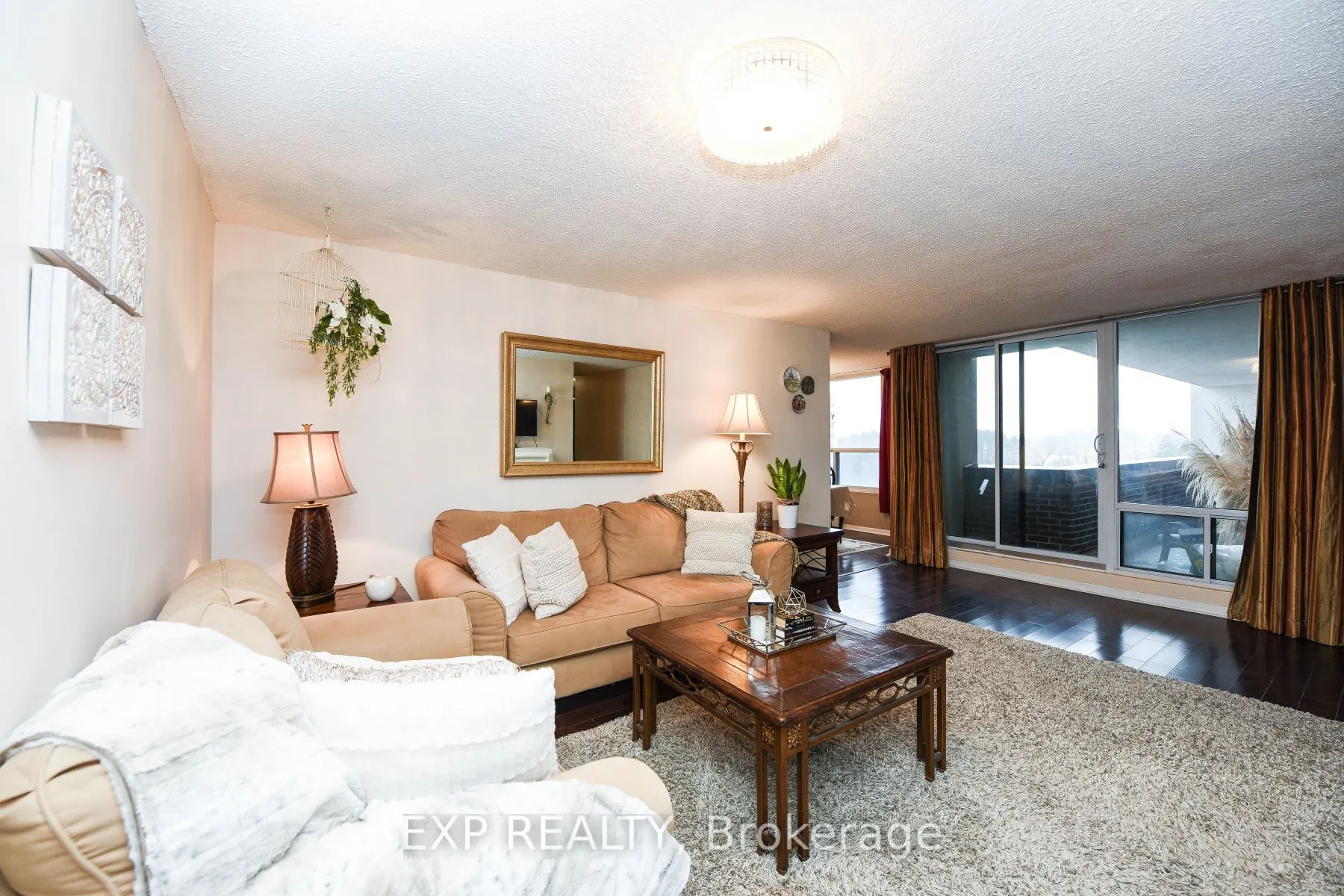 1515 Lakeshore Road E, ##807