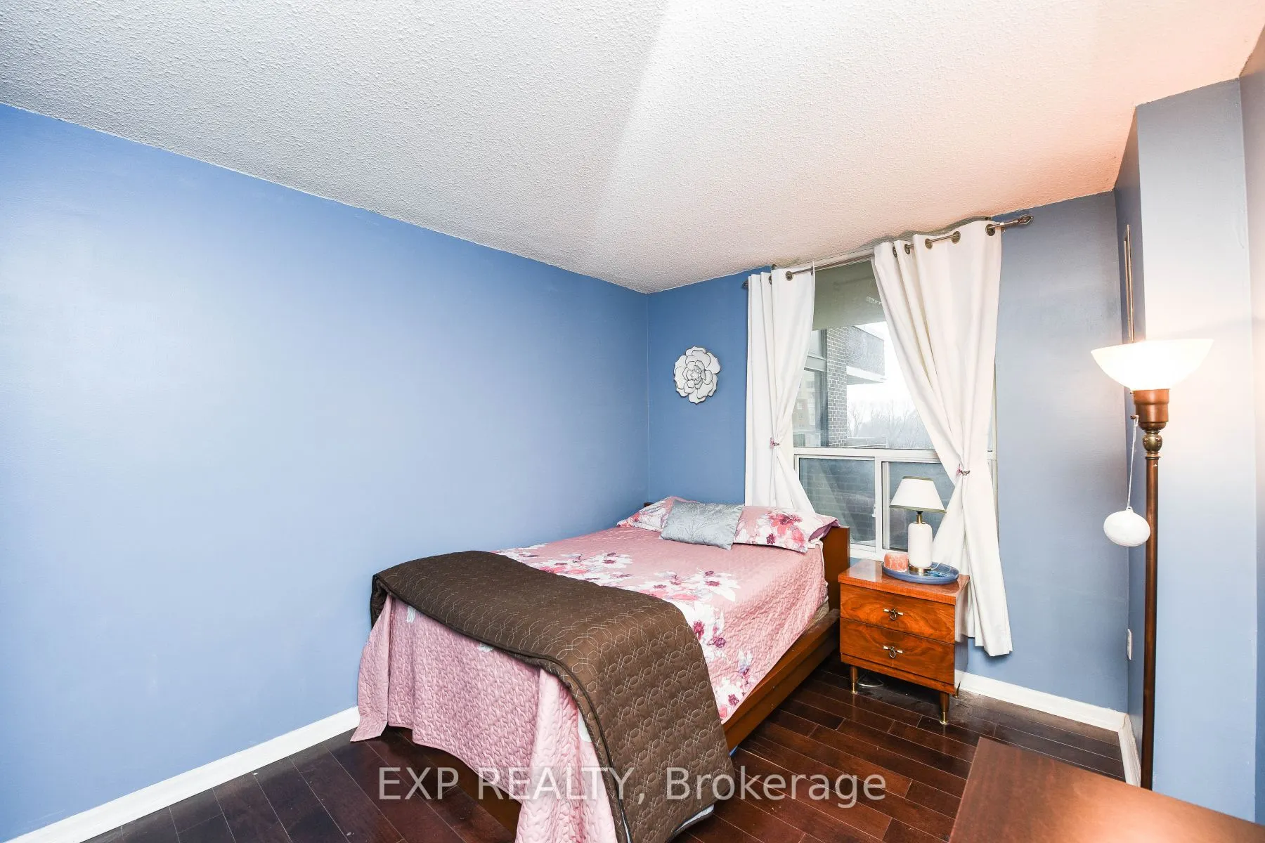 1515 Lakeshore Road E, ##807