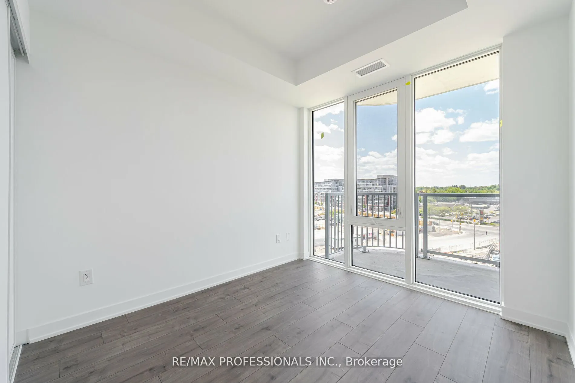 220 Missinnihe Way, #615