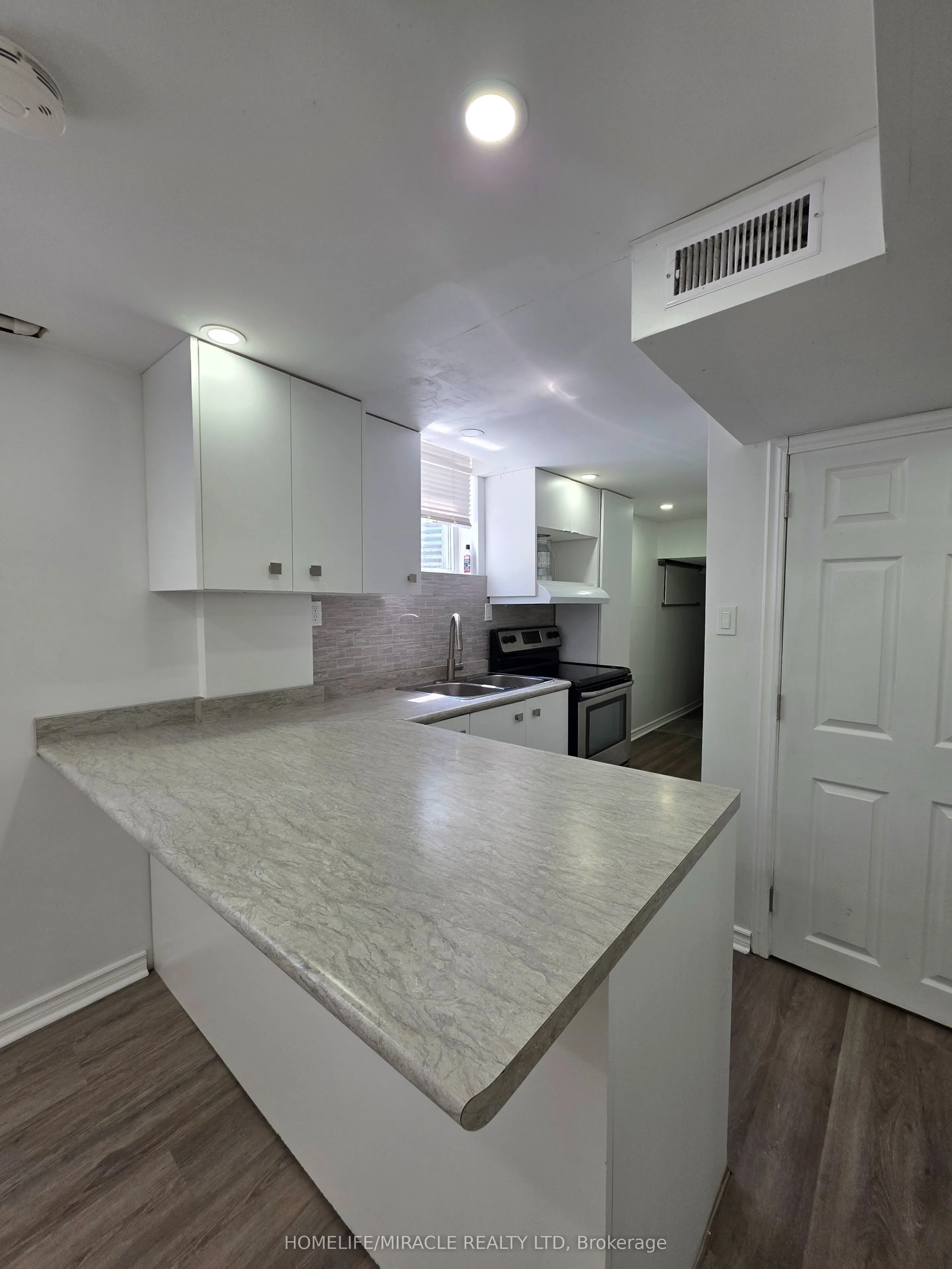 25 Judith Crescent, #Lower