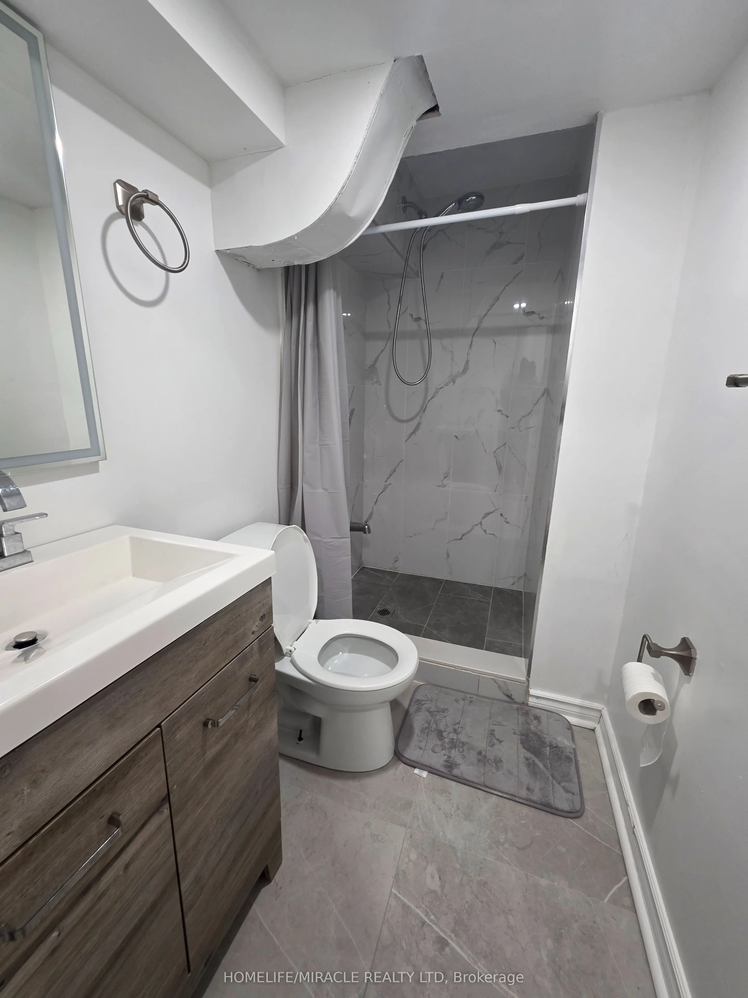 25 Judith Crescent, #Lower