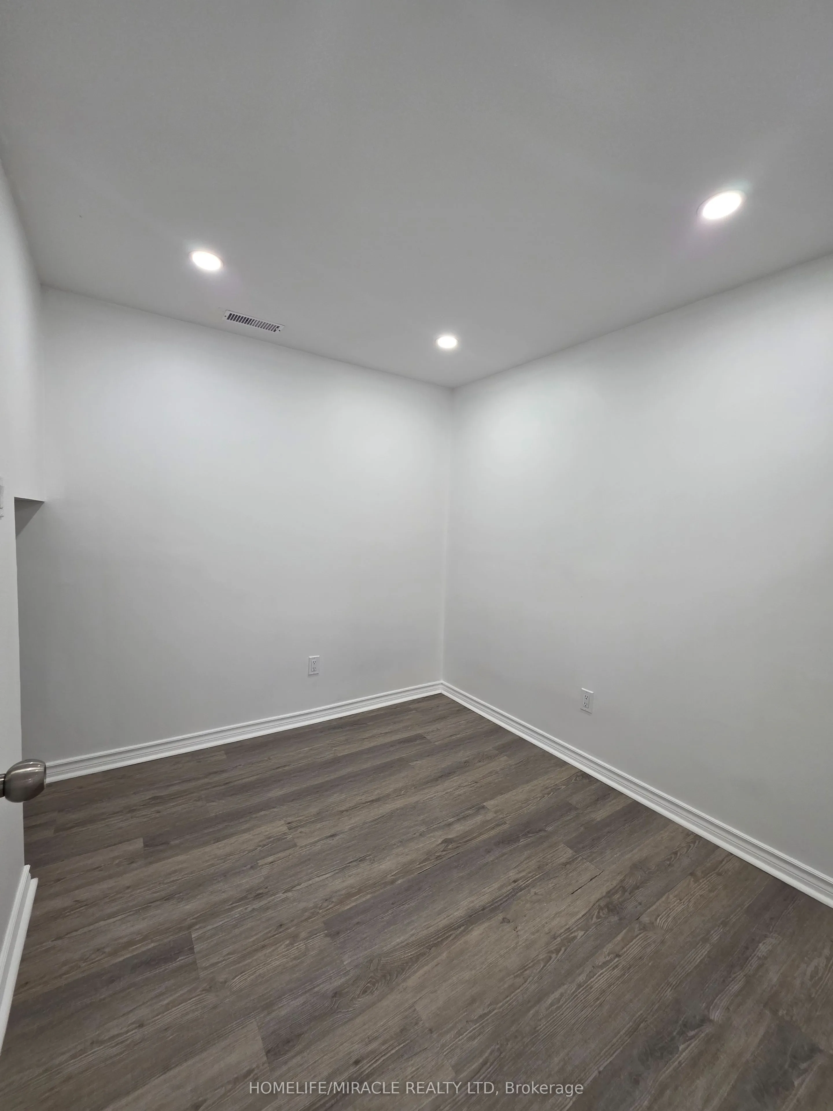 25 Judith Crescent, #Lower