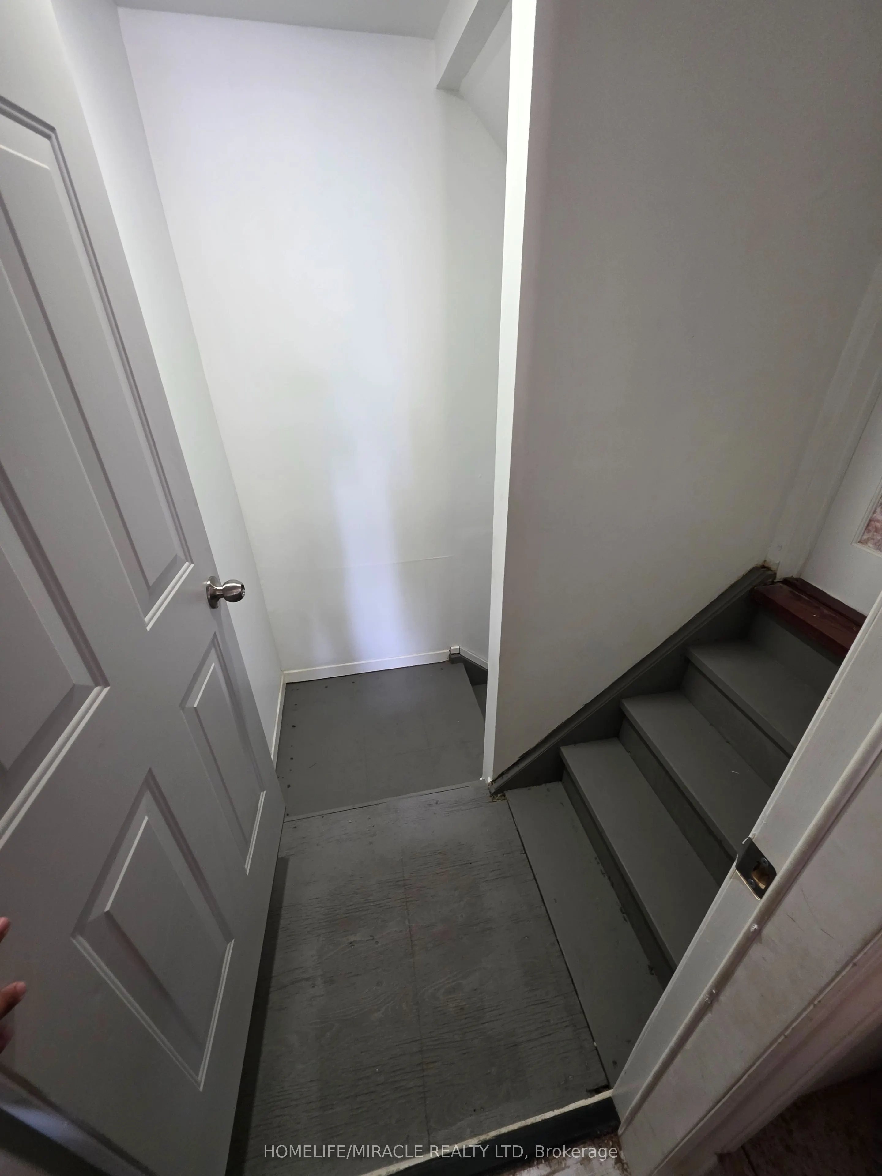 25 Judith Crescent, #Lower