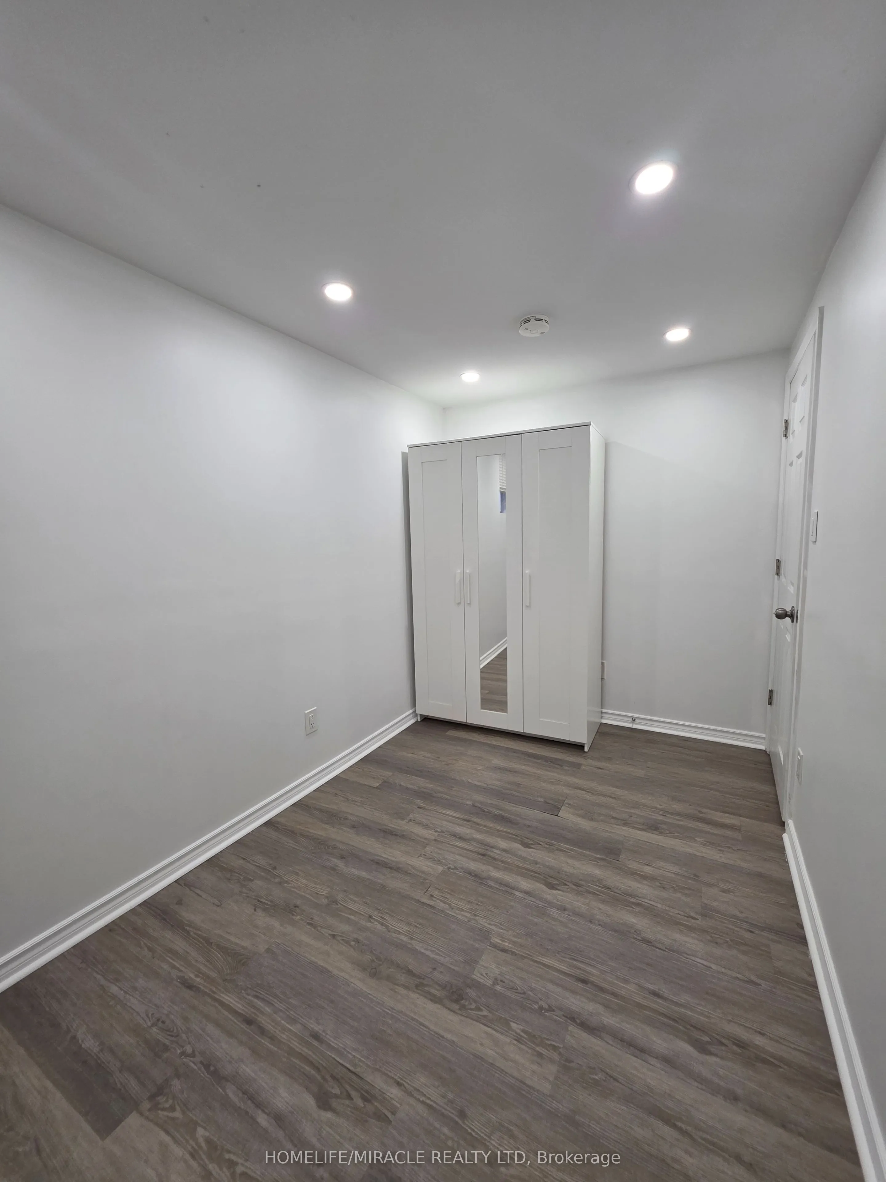 25 Judith Crescent, #Lower