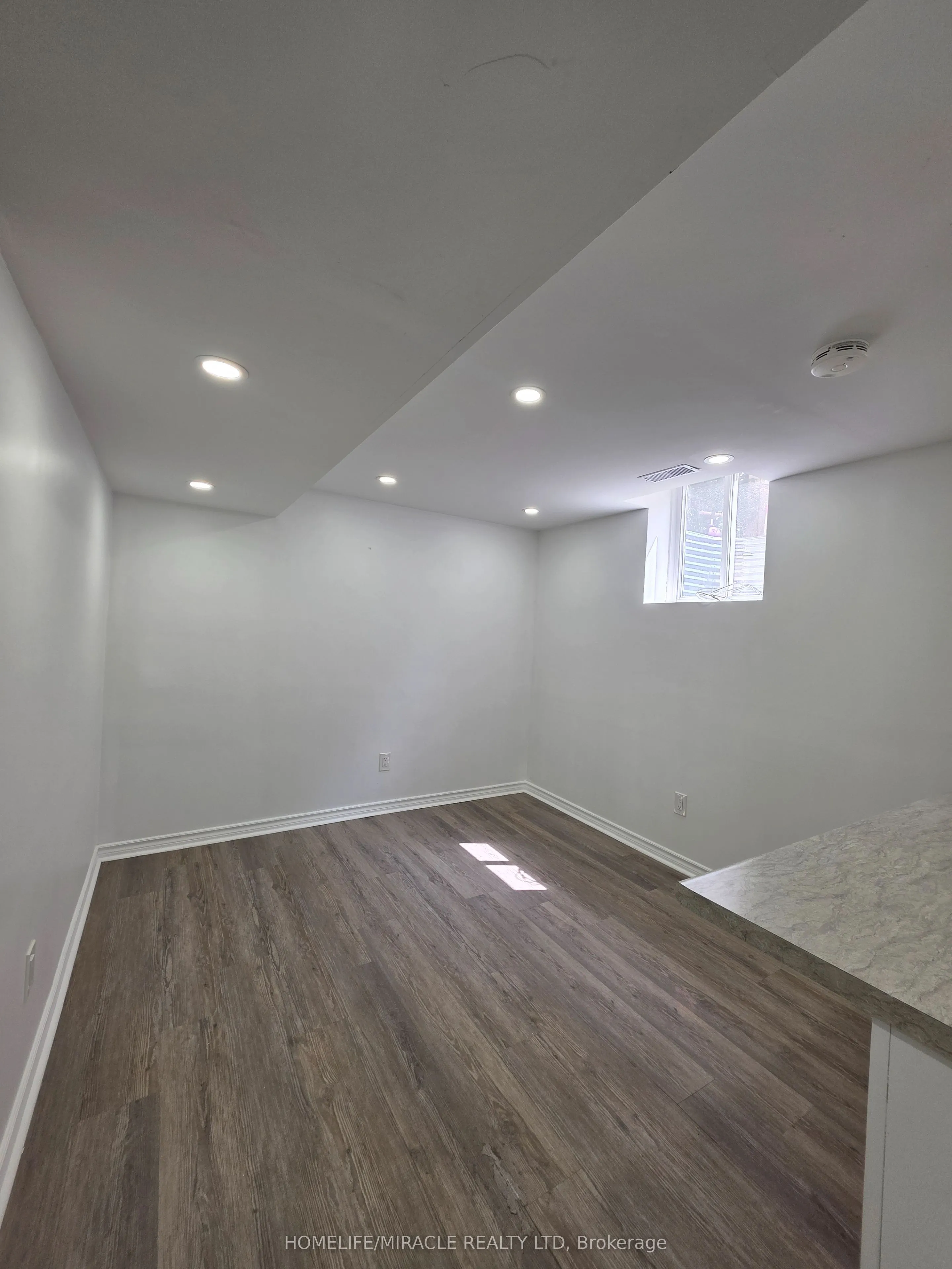 25 Judith Crescent, #Lower