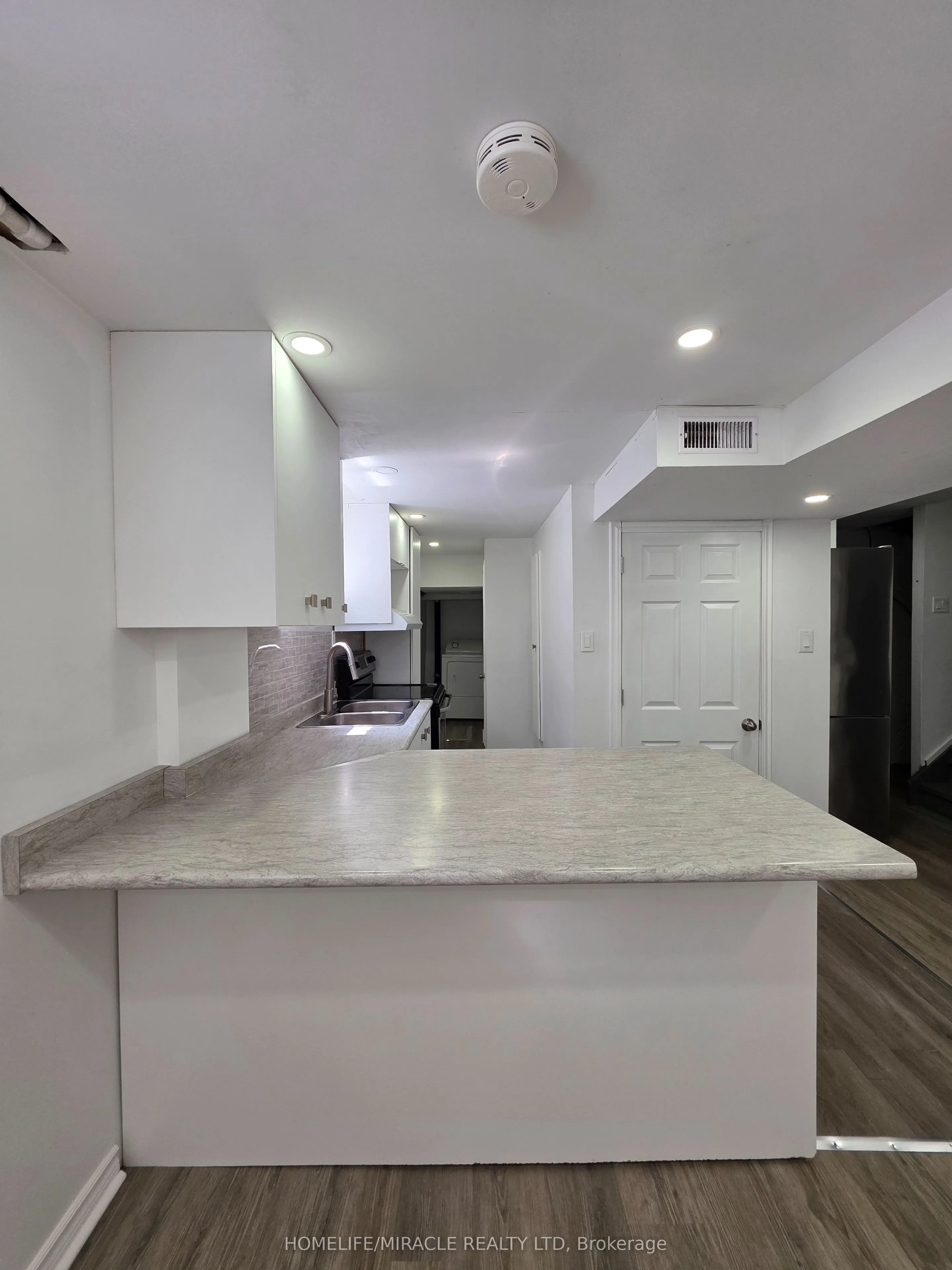25 Judith Crescent, #Lower