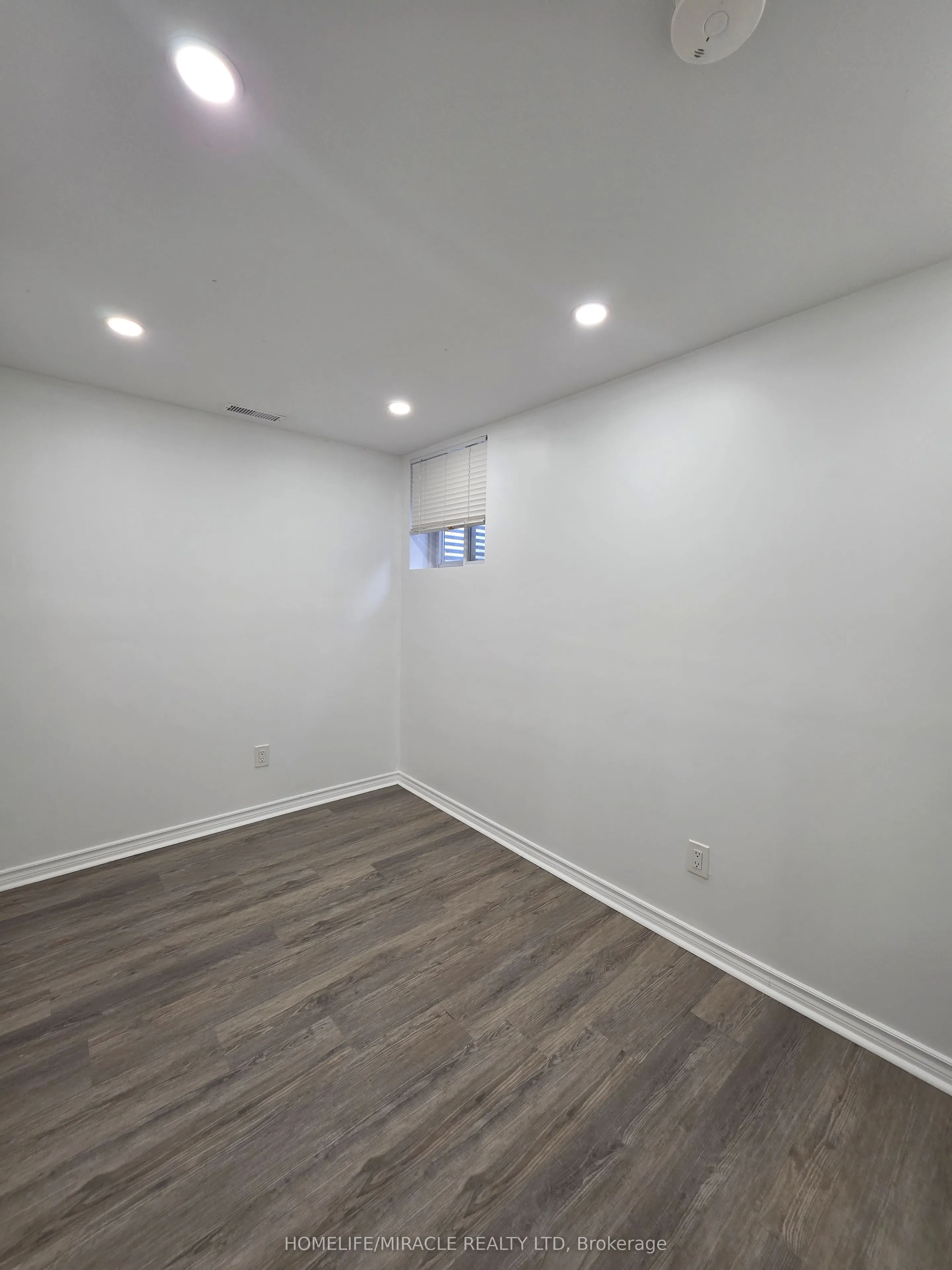 25 Judith Crescent, #Lower