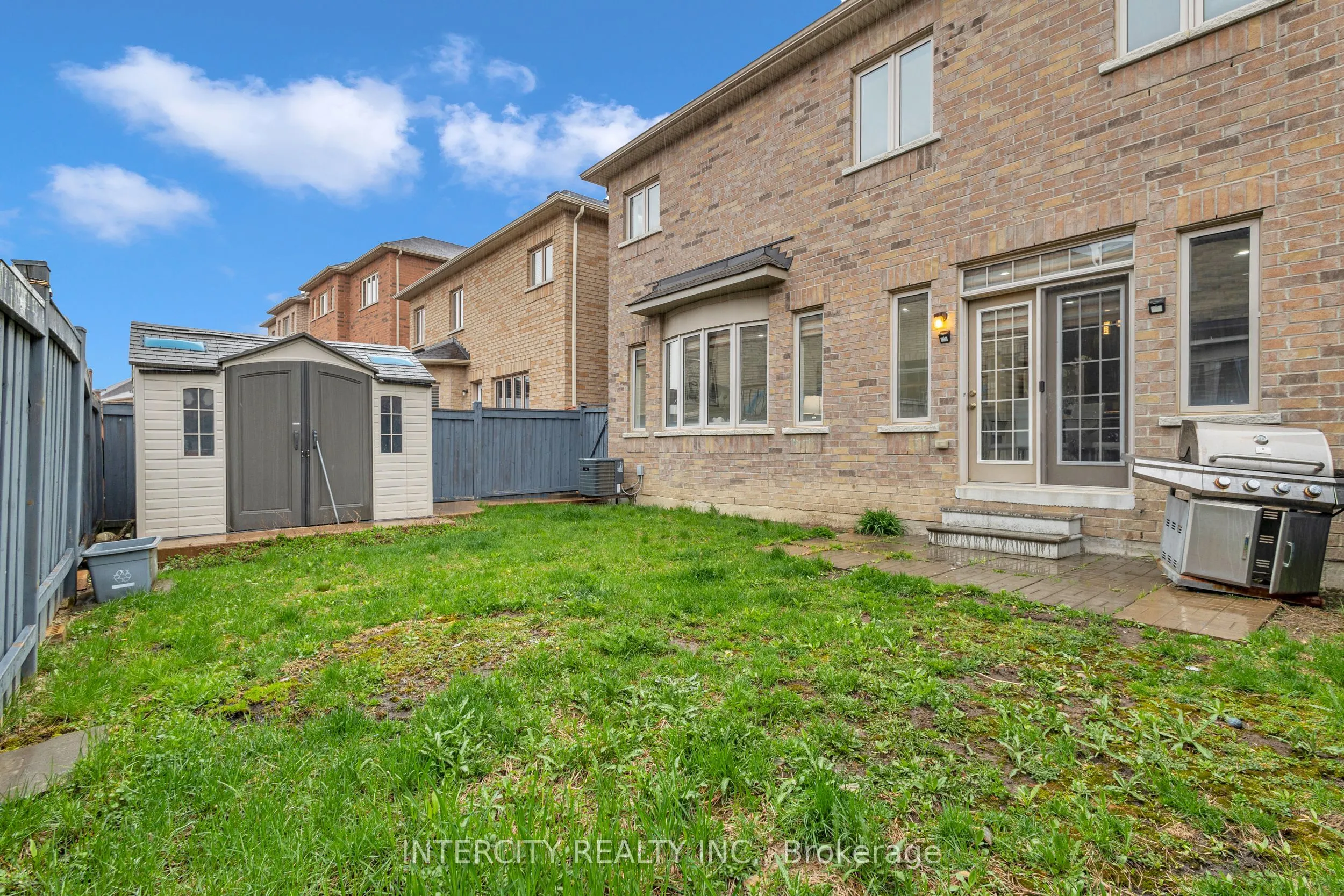 98 Lola Crescent