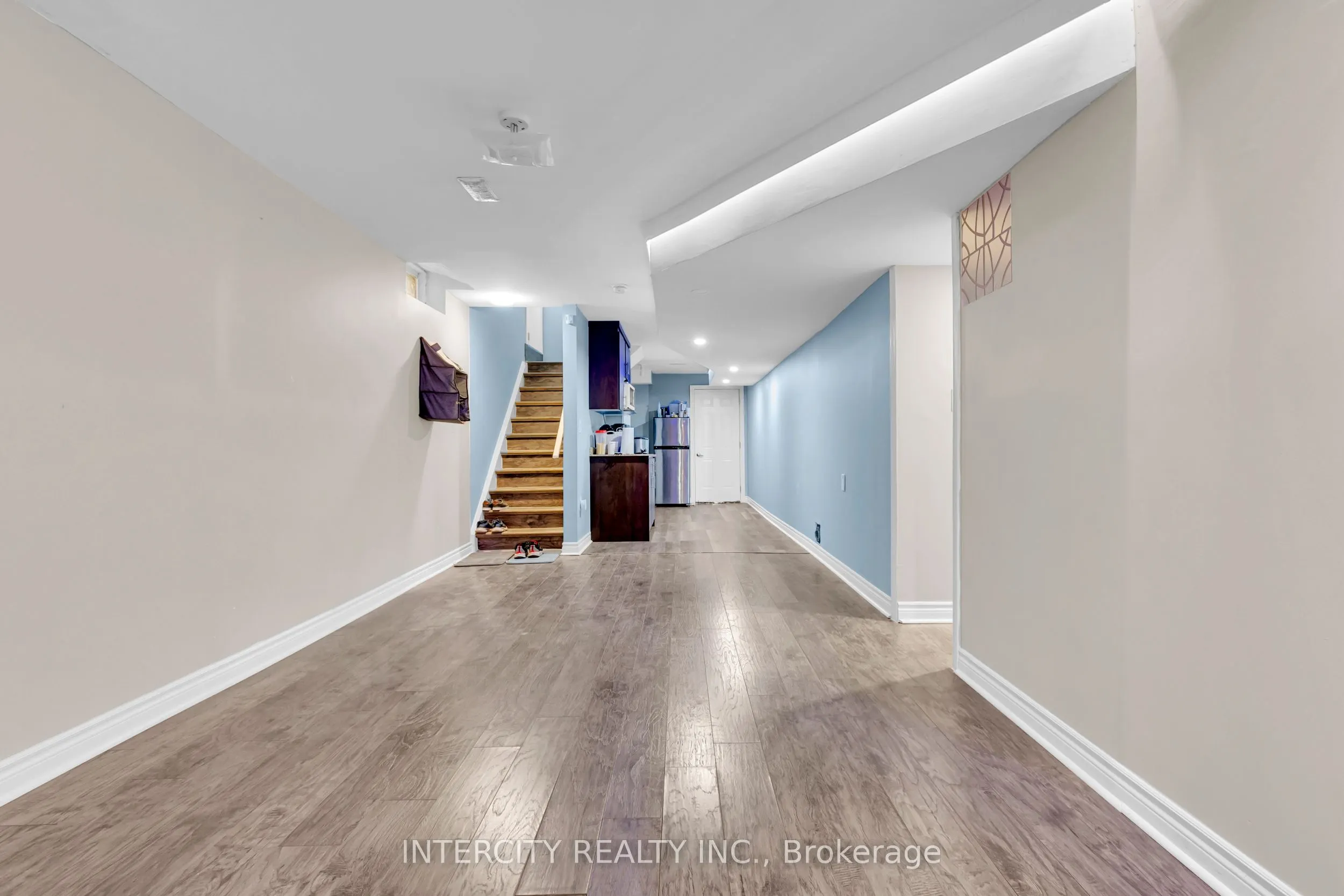 98 Lola Crescent