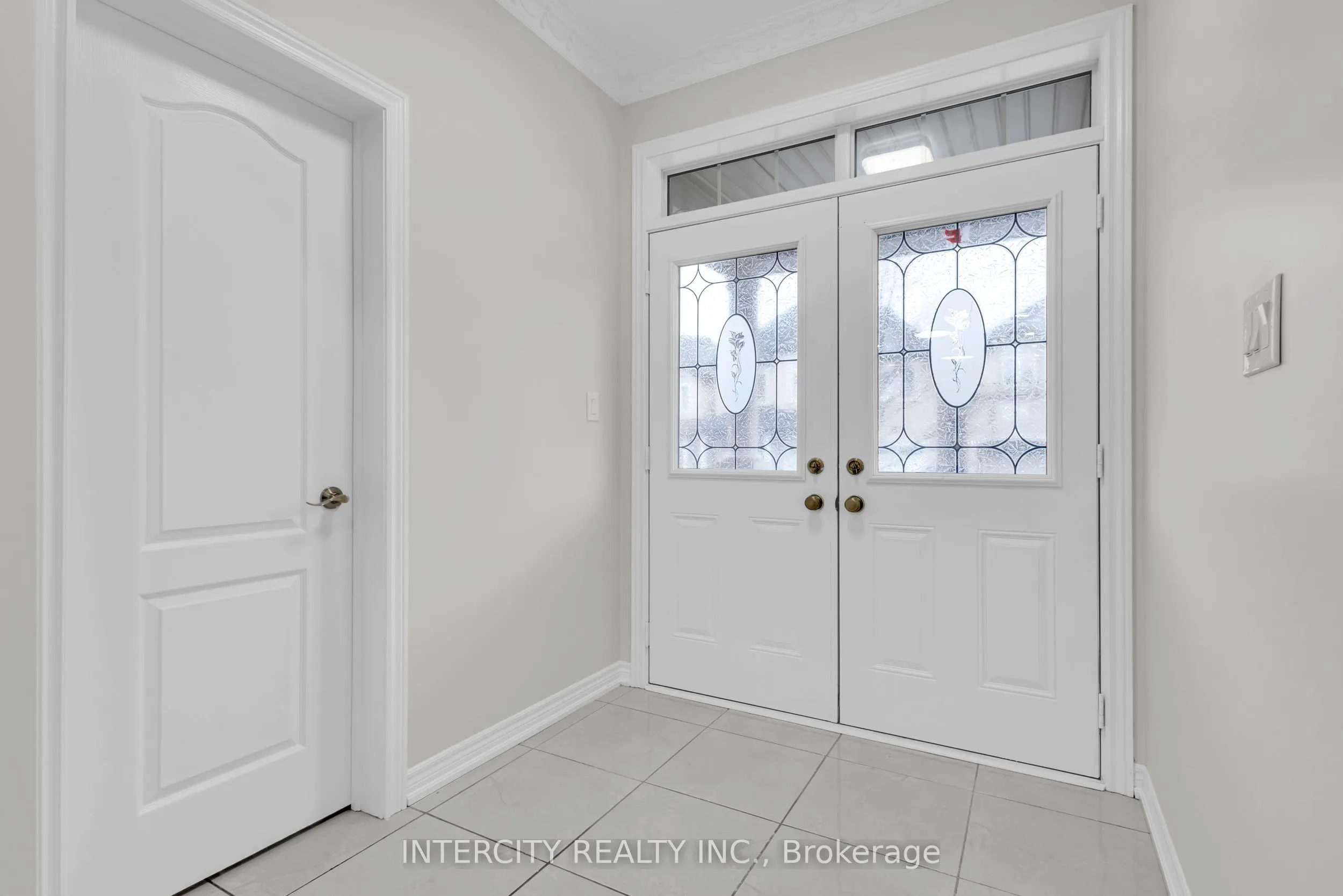 98 Lola Crescent