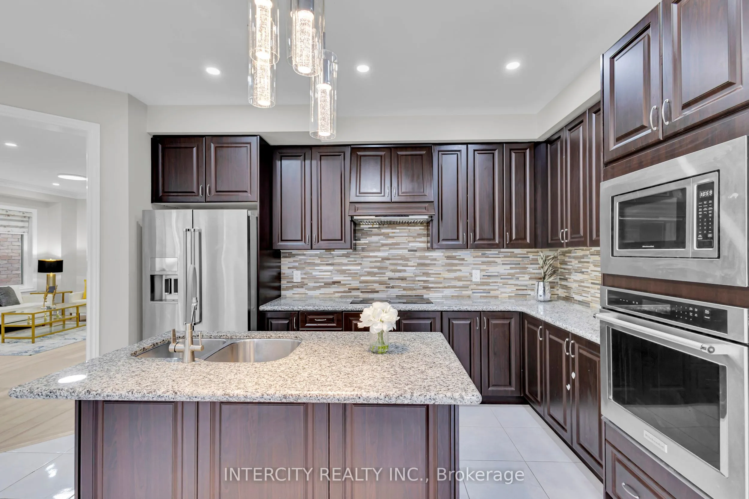 98 Lola Crescent