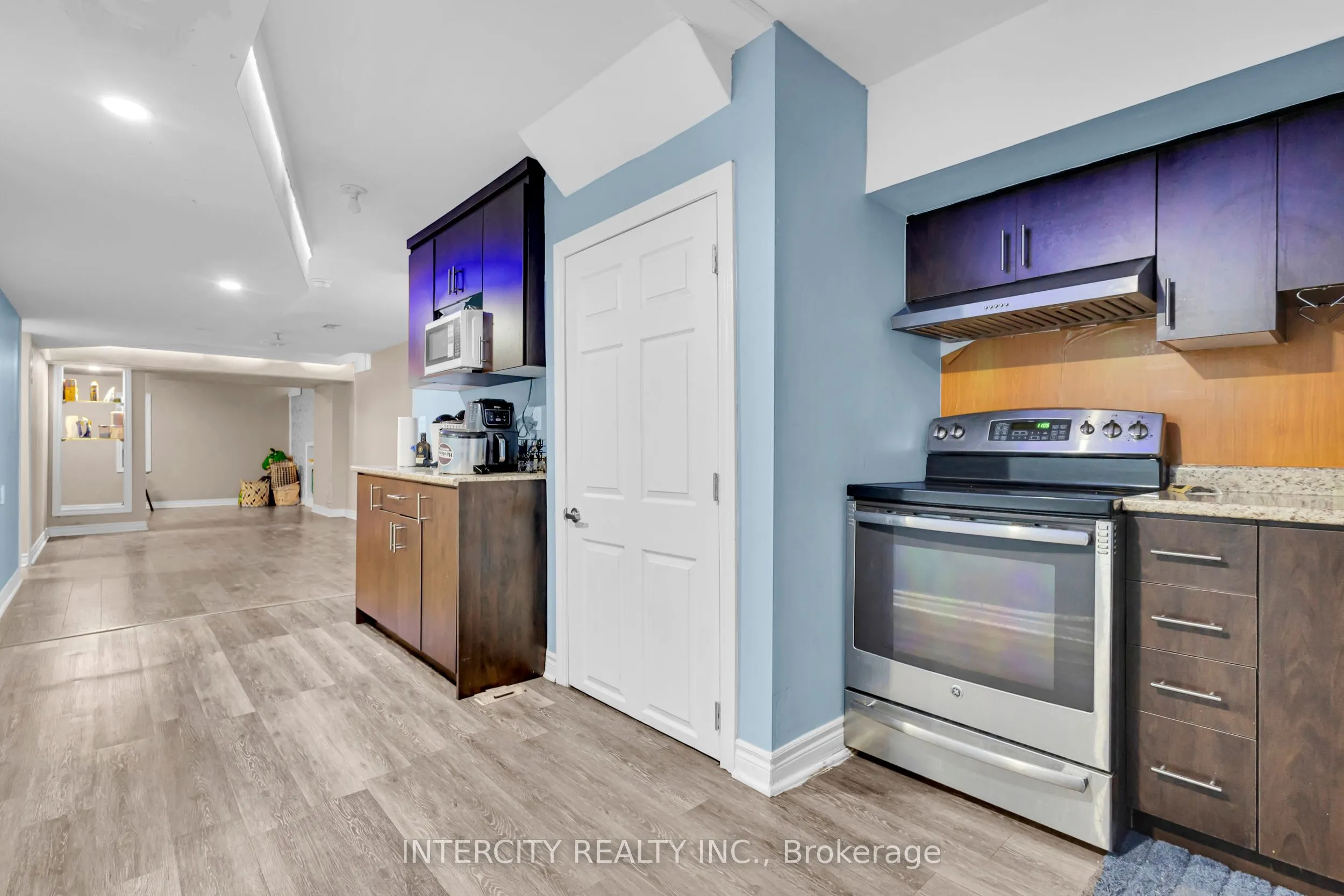 98 Lola Crescent