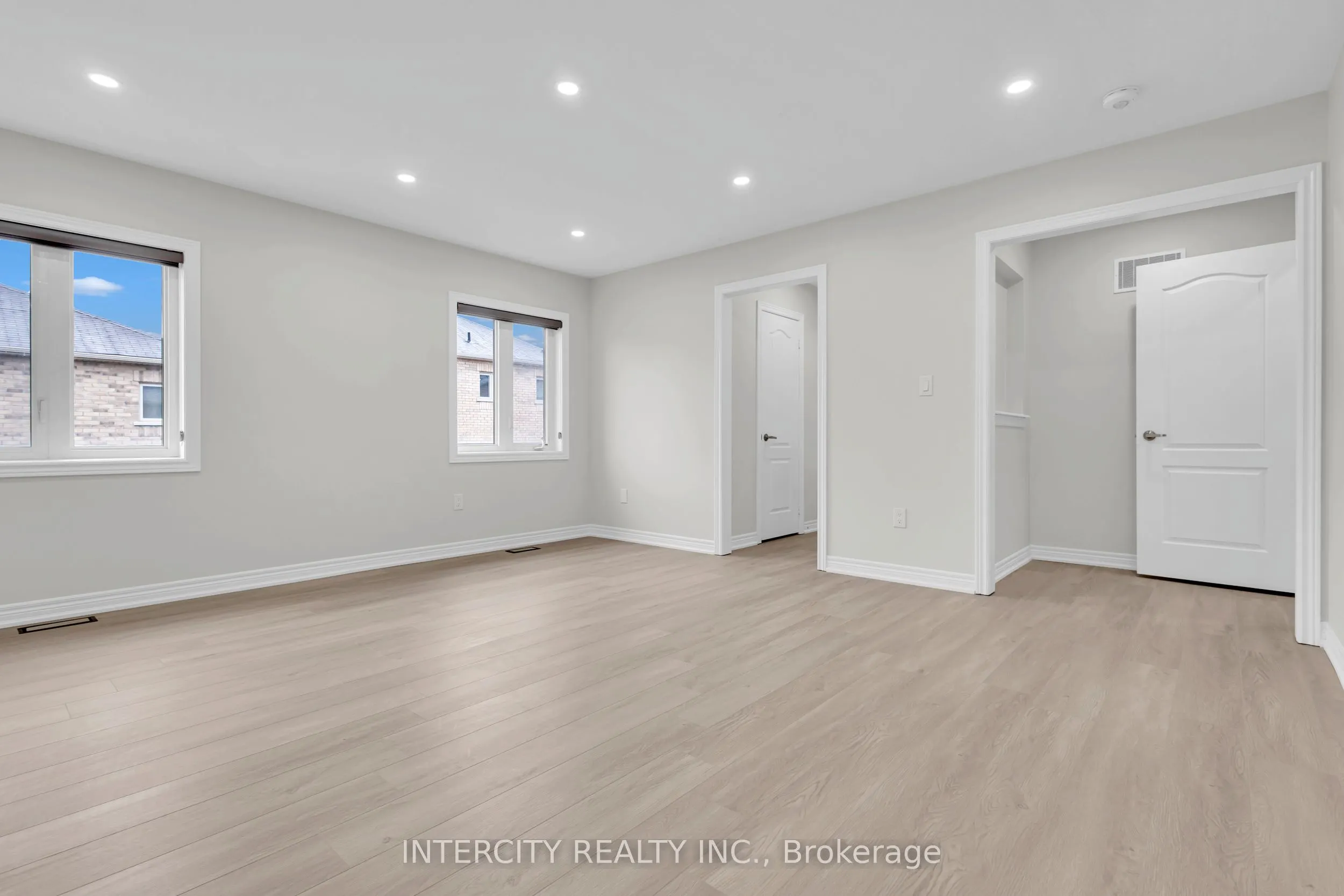 98 Lola Crescent