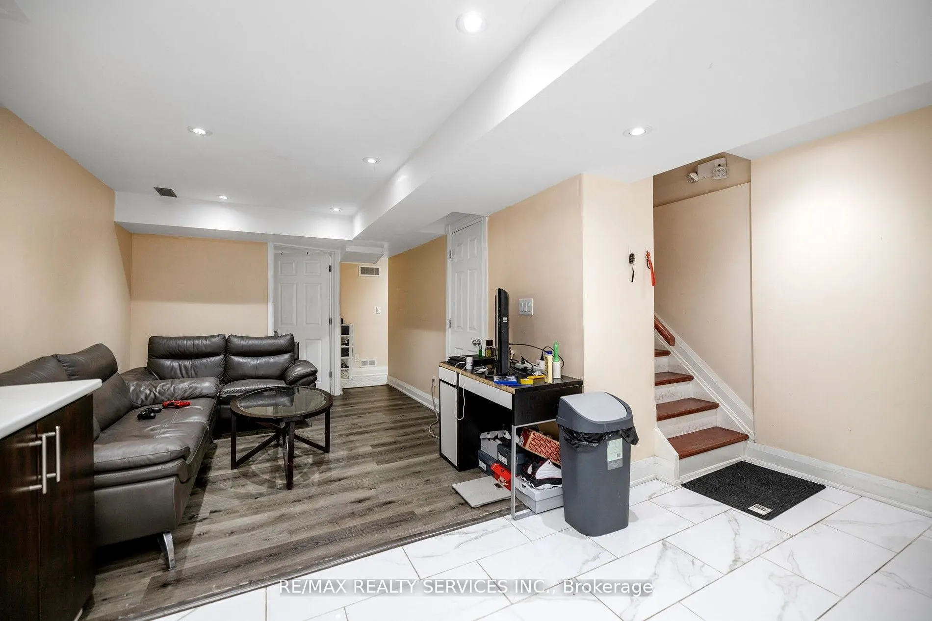 16 Mendoza Drive N, #Basement
