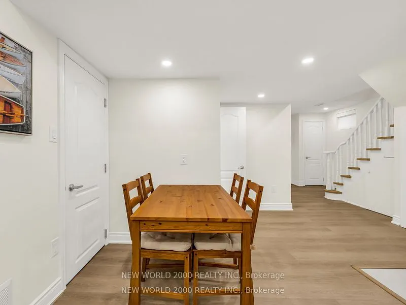 32 Edwalter Avenue, #Lower
