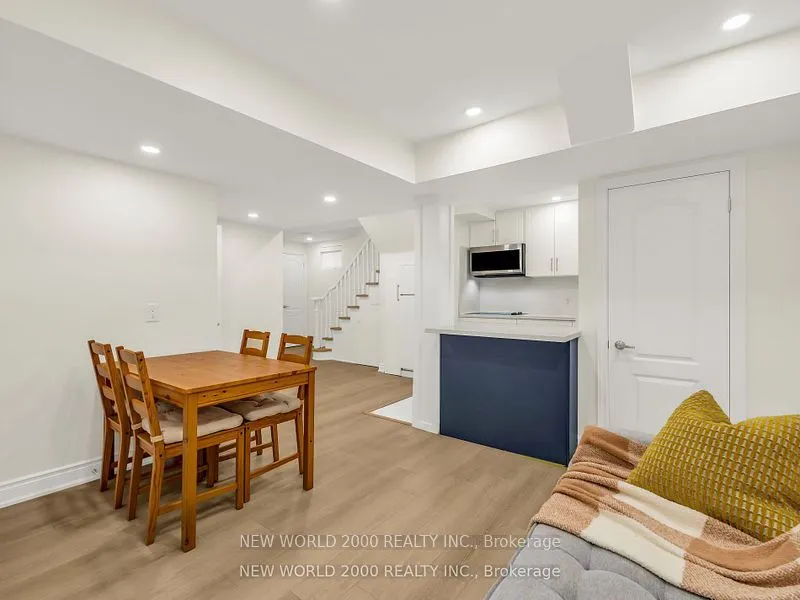 32 Edwalter Avenue, #Lower