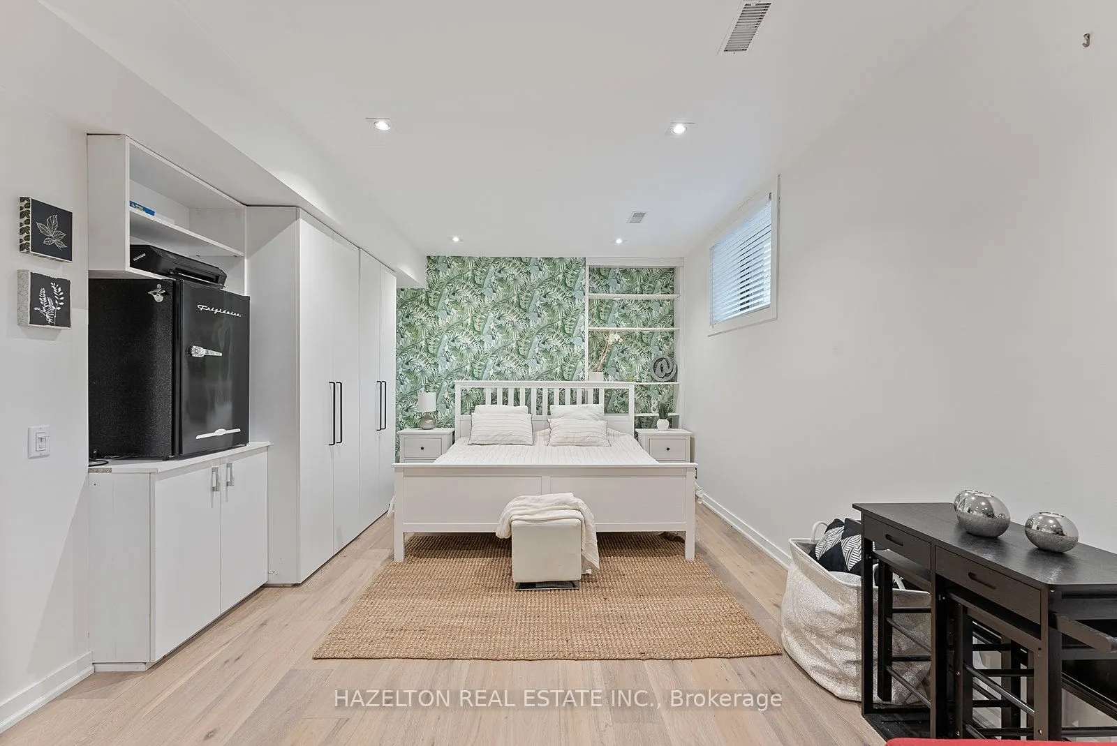 32 Regal Road