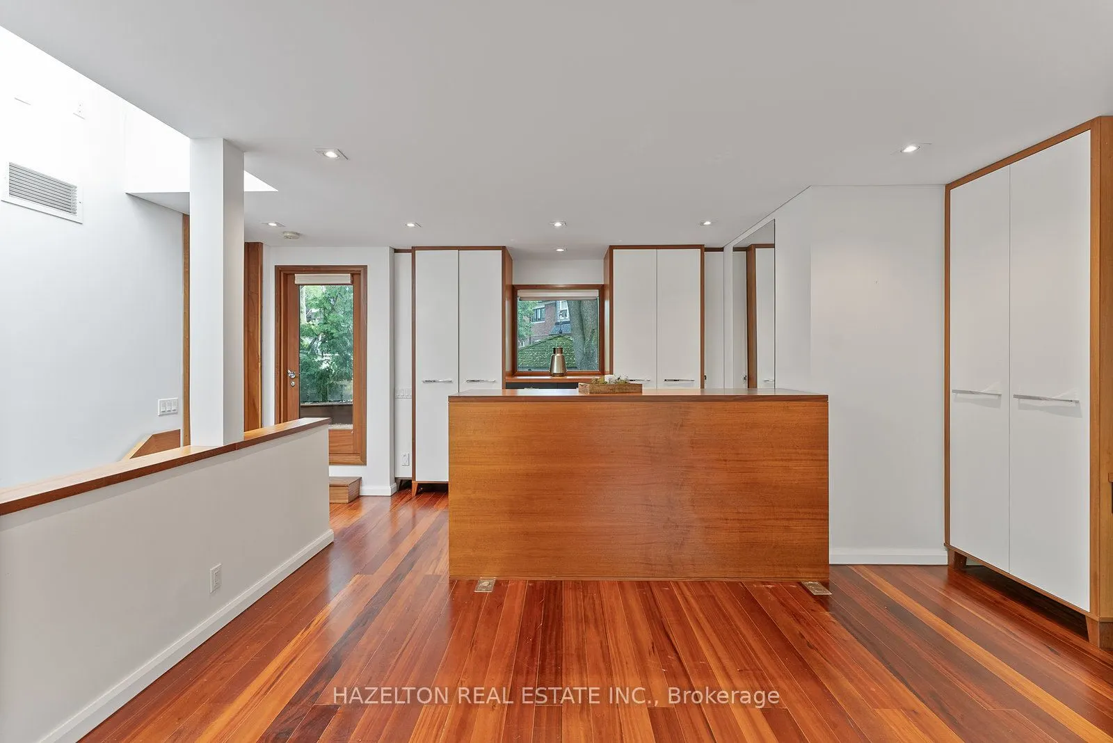 32 Regal Road