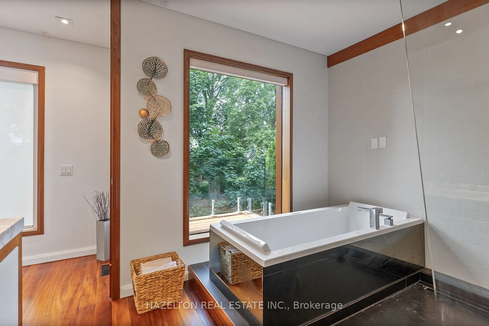 32 Regal Road