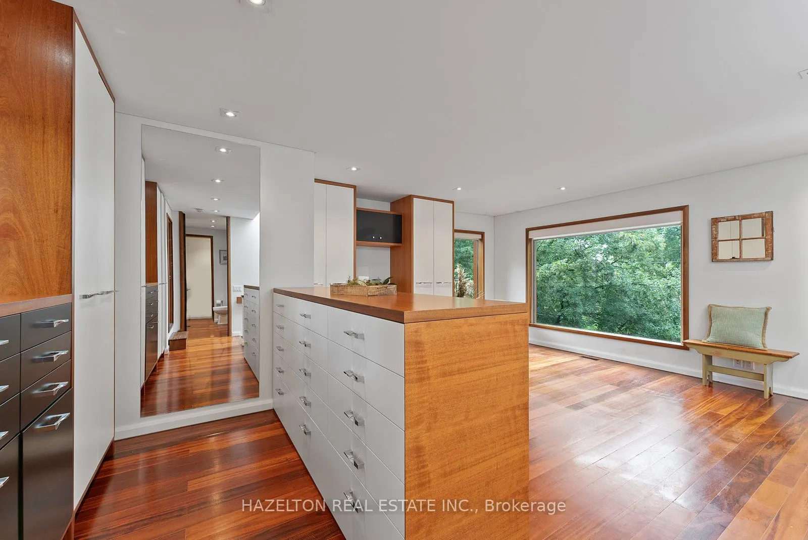 32 Regal Road