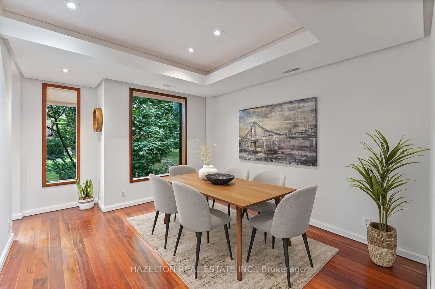 32 Regal Road