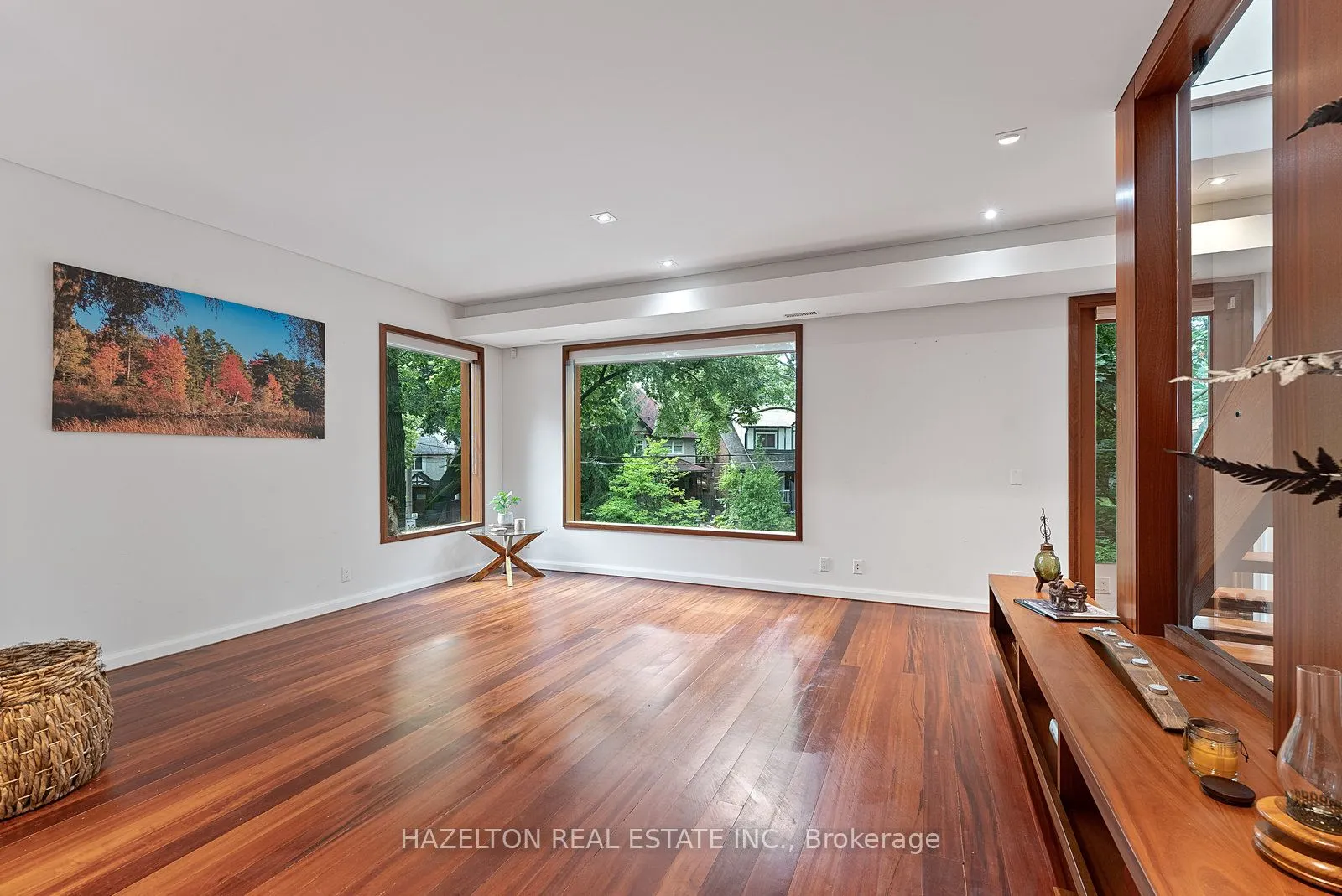 32 Regal Road