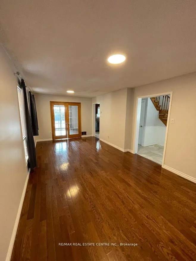4616 Metcalfe Avenue, #Upper