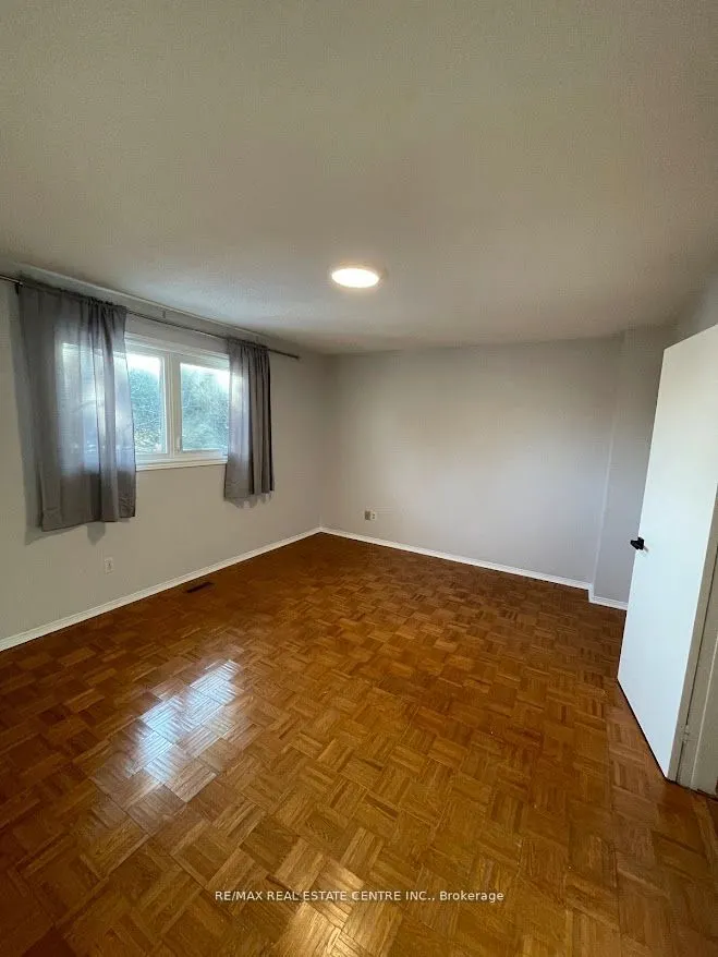 4616 Metcalfe Avenue, #Upper