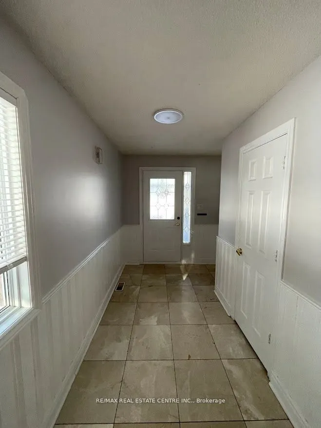 4616 Metcalfe Avenue, #Upper