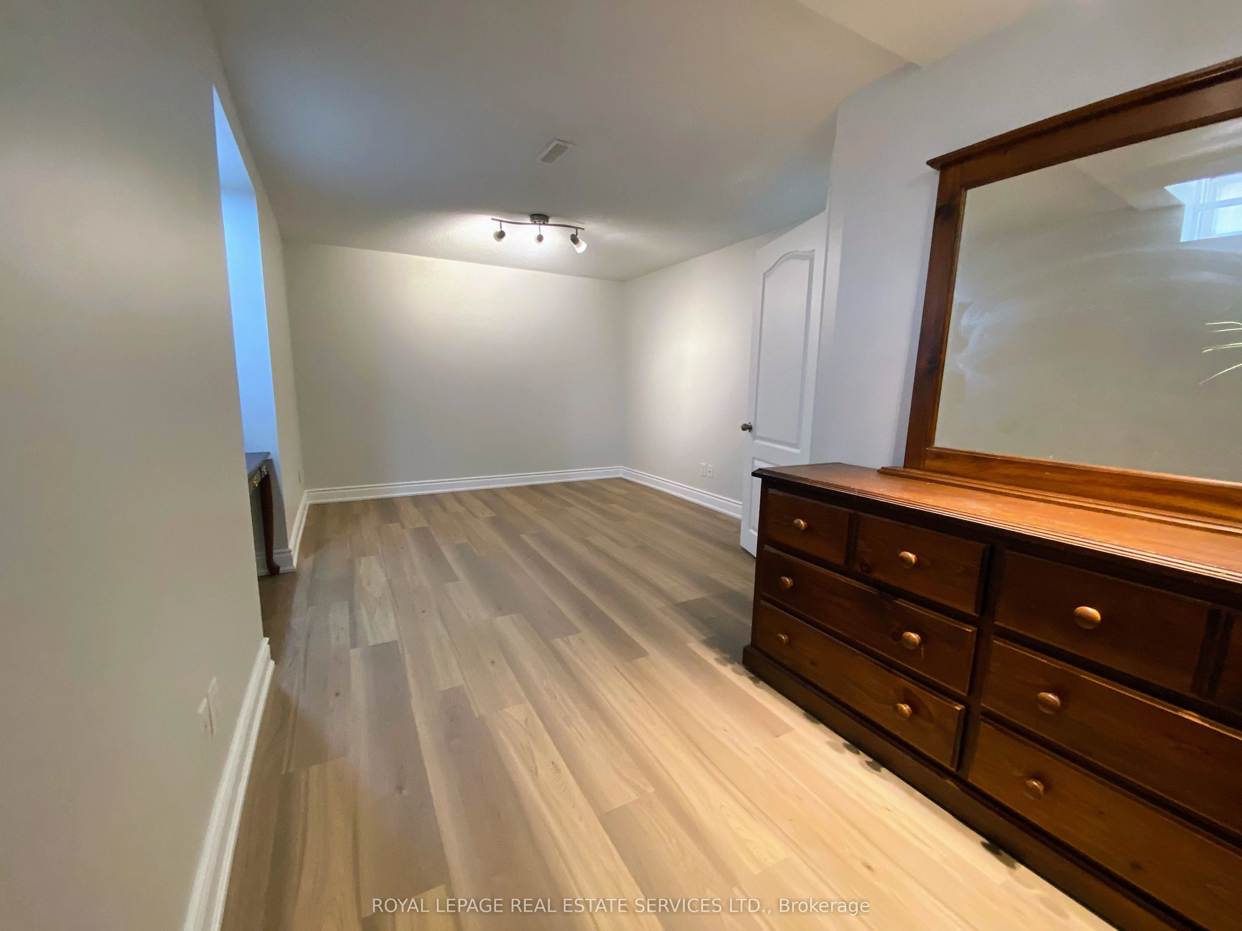 5538 Turney (Bsmt) Drive