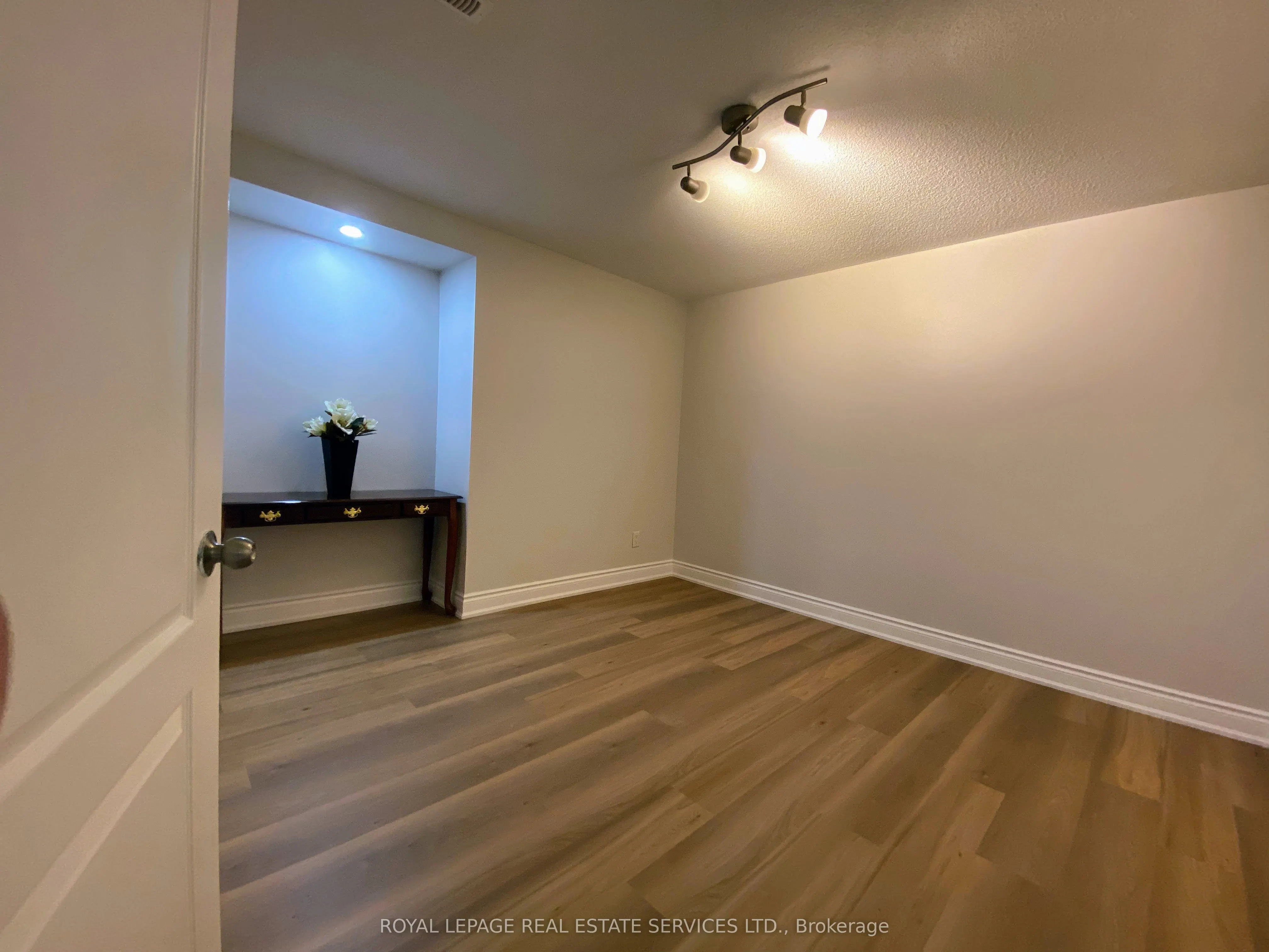 5538 Turney (Bsmt) Drive