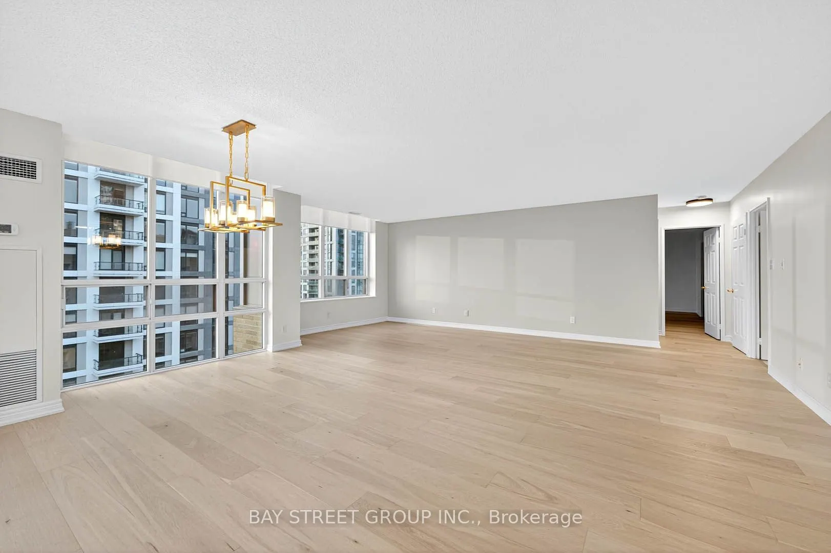 156 Enfield Place, #2907