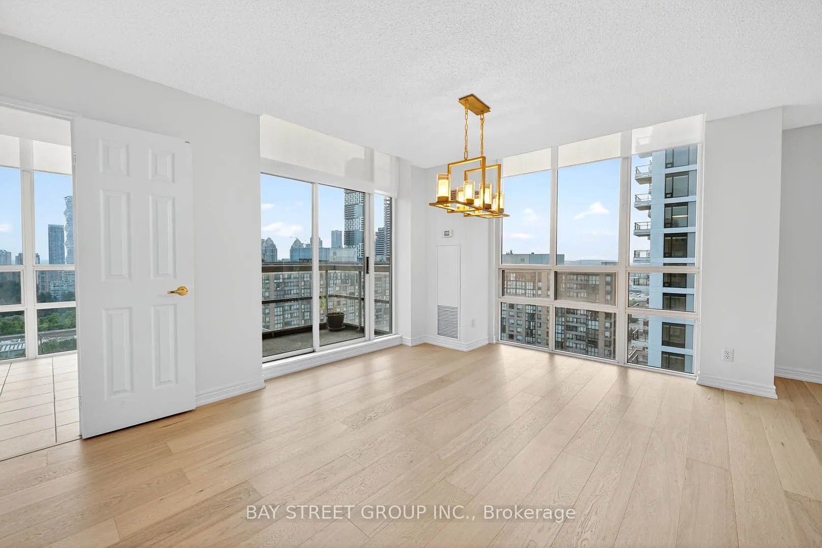 156 Enfield Place, #2907