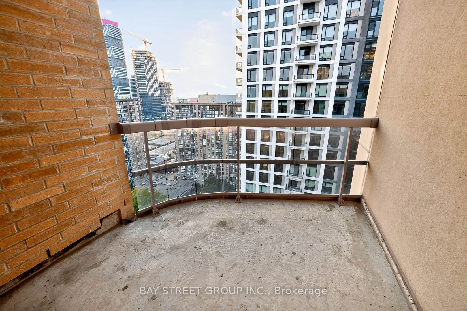156 Enfield Place, #2907