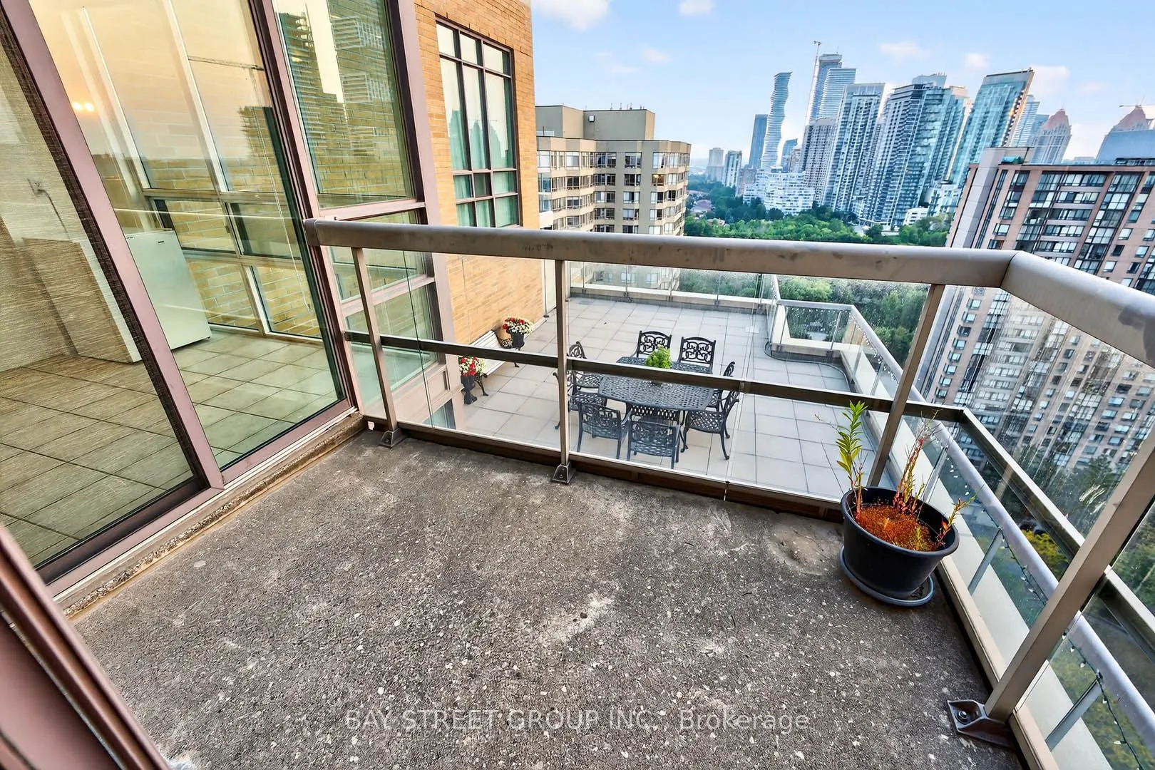 156 Enfield Place, #2907