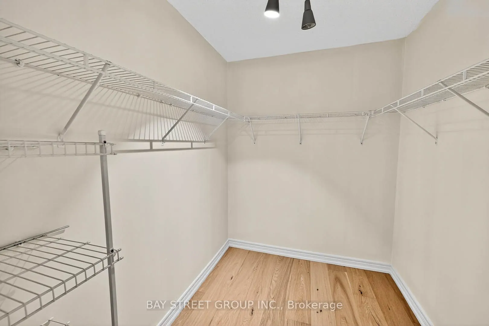 156 Enfield Place, #2907