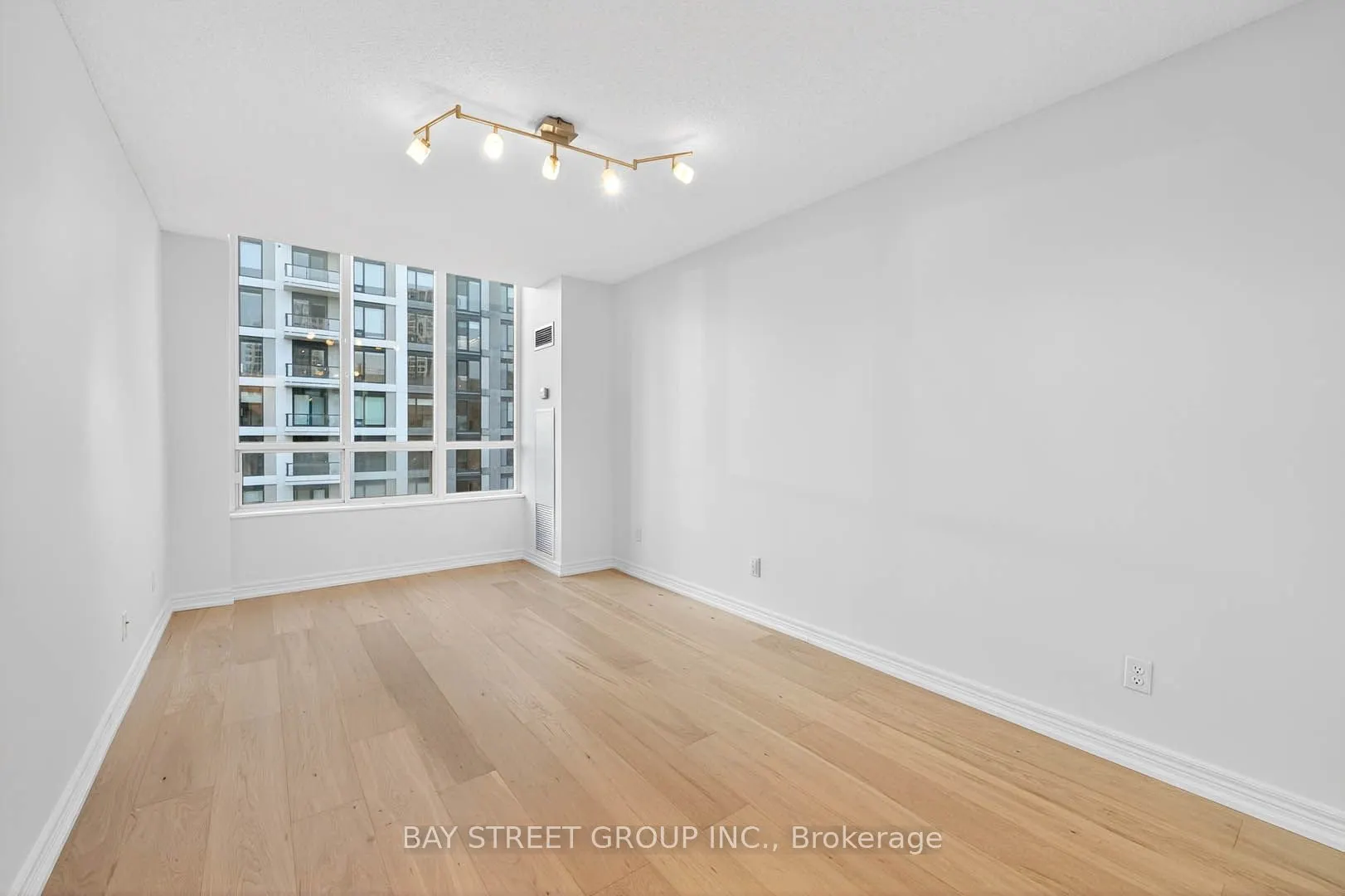 156 Enfield Place, #2907