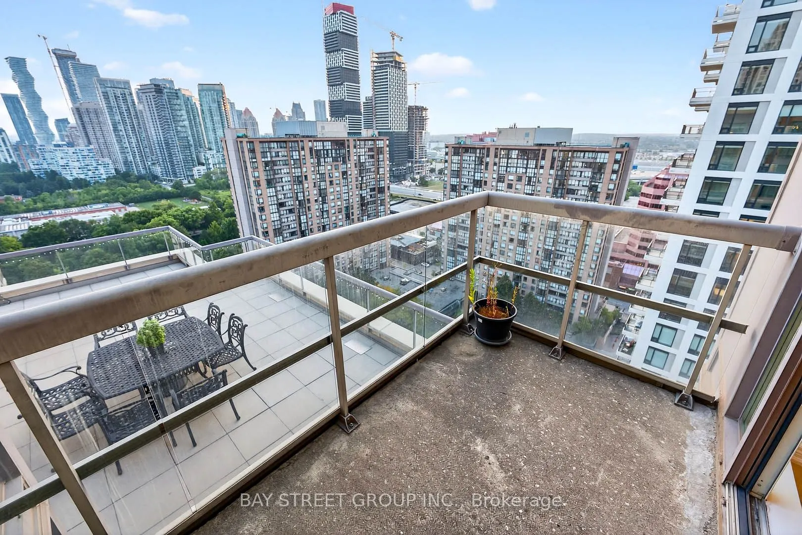 156 Enfield Place, #2907