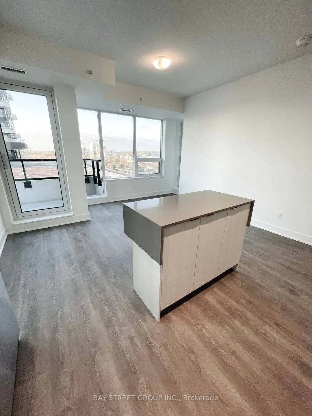 2485 Taunton Road W, #824