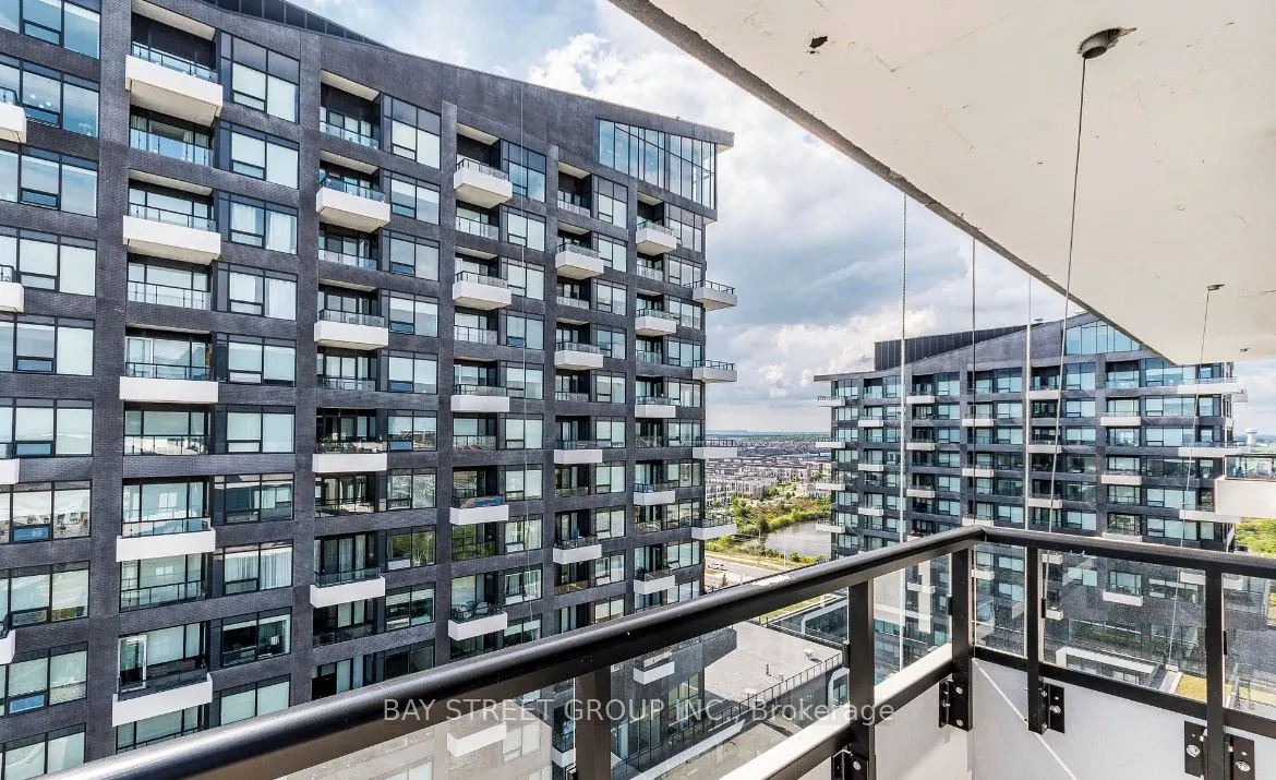 2485 Taunton Road W, #824